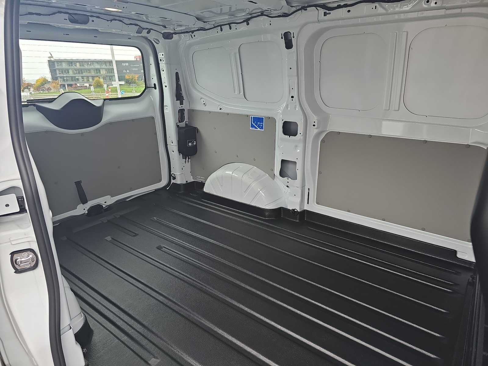 VW e-Transporter 70 kWh-image-12