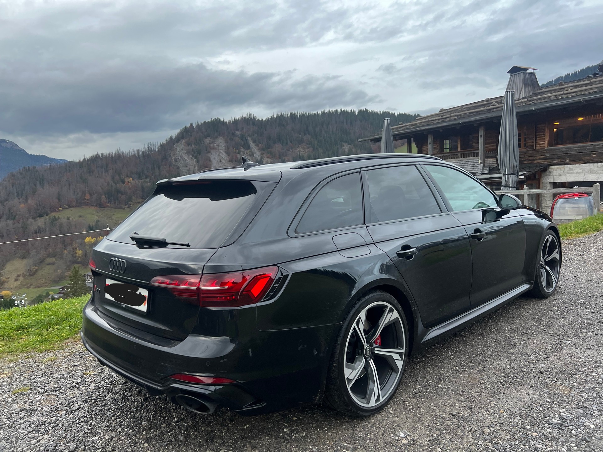 AUDI RS4 Avant 2.9 TFSI quattro tiptronic-image-3
