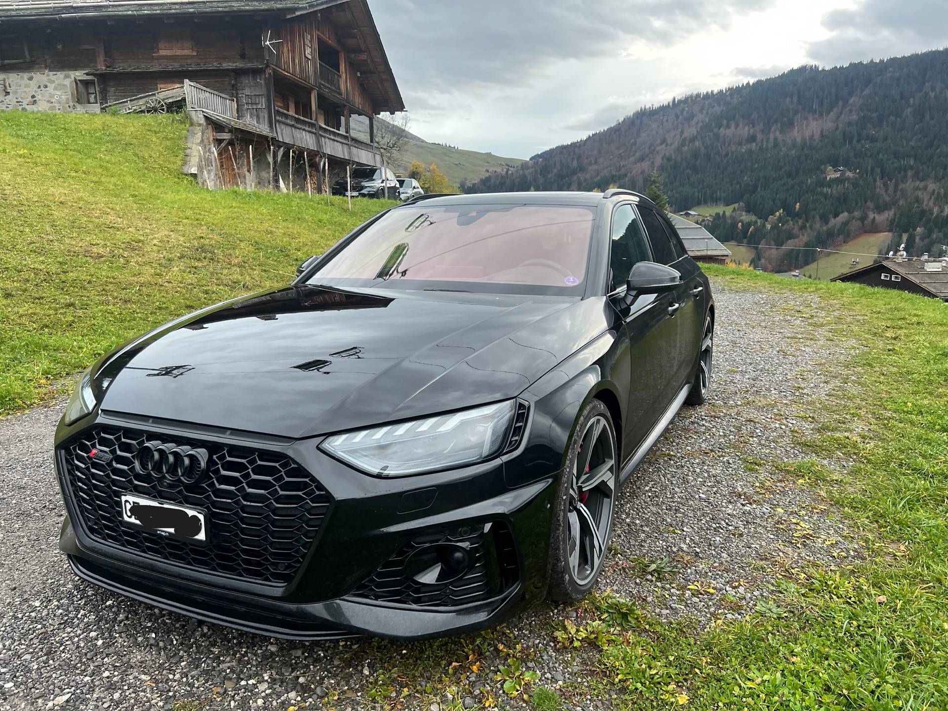 AUDI RS4 Avant 2.9 TFSI quattro tiptronic-image-0