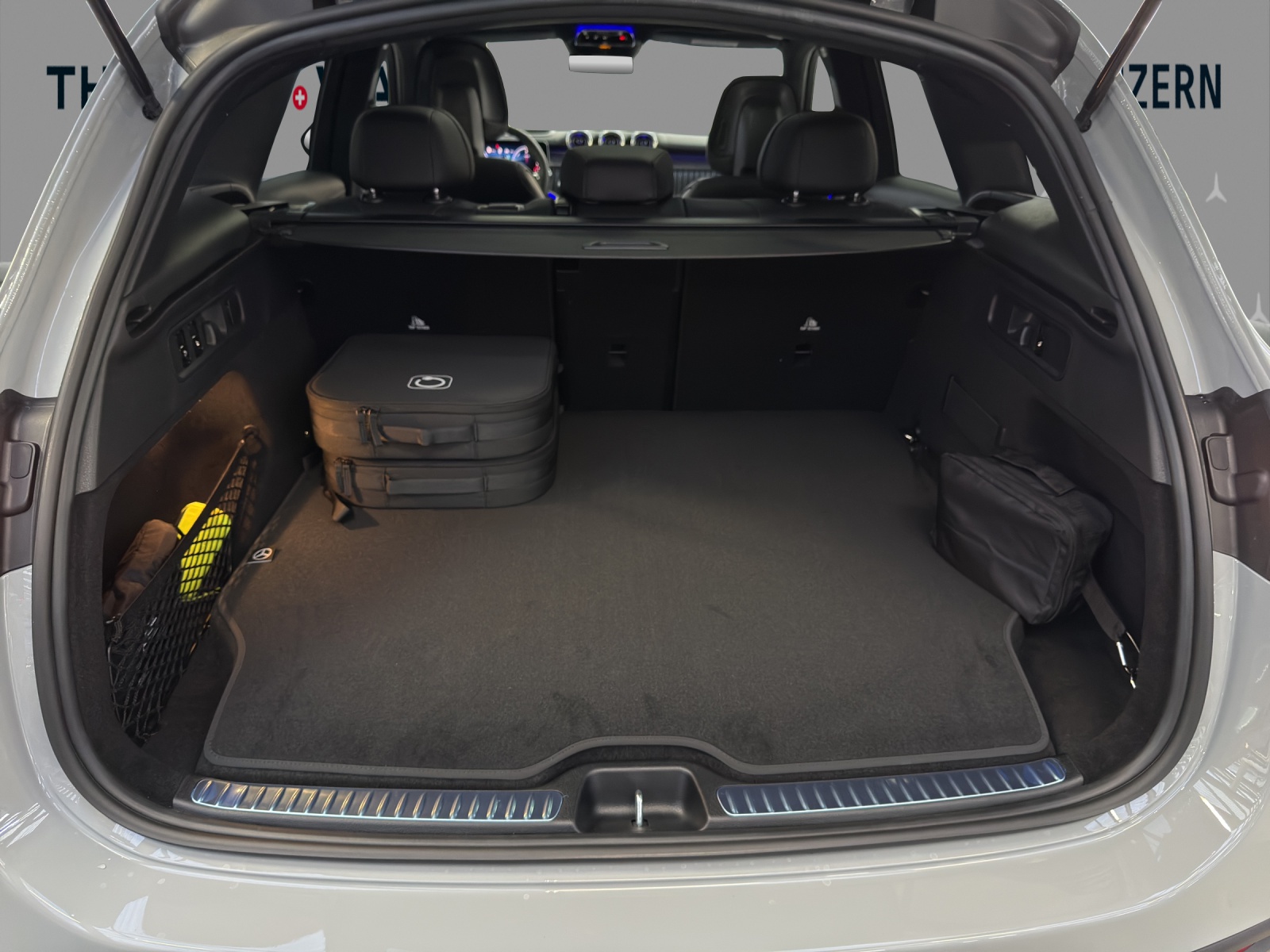 MERCEDES-BENZ GLC 300 e 4Matic 9G-Tronic-image-15