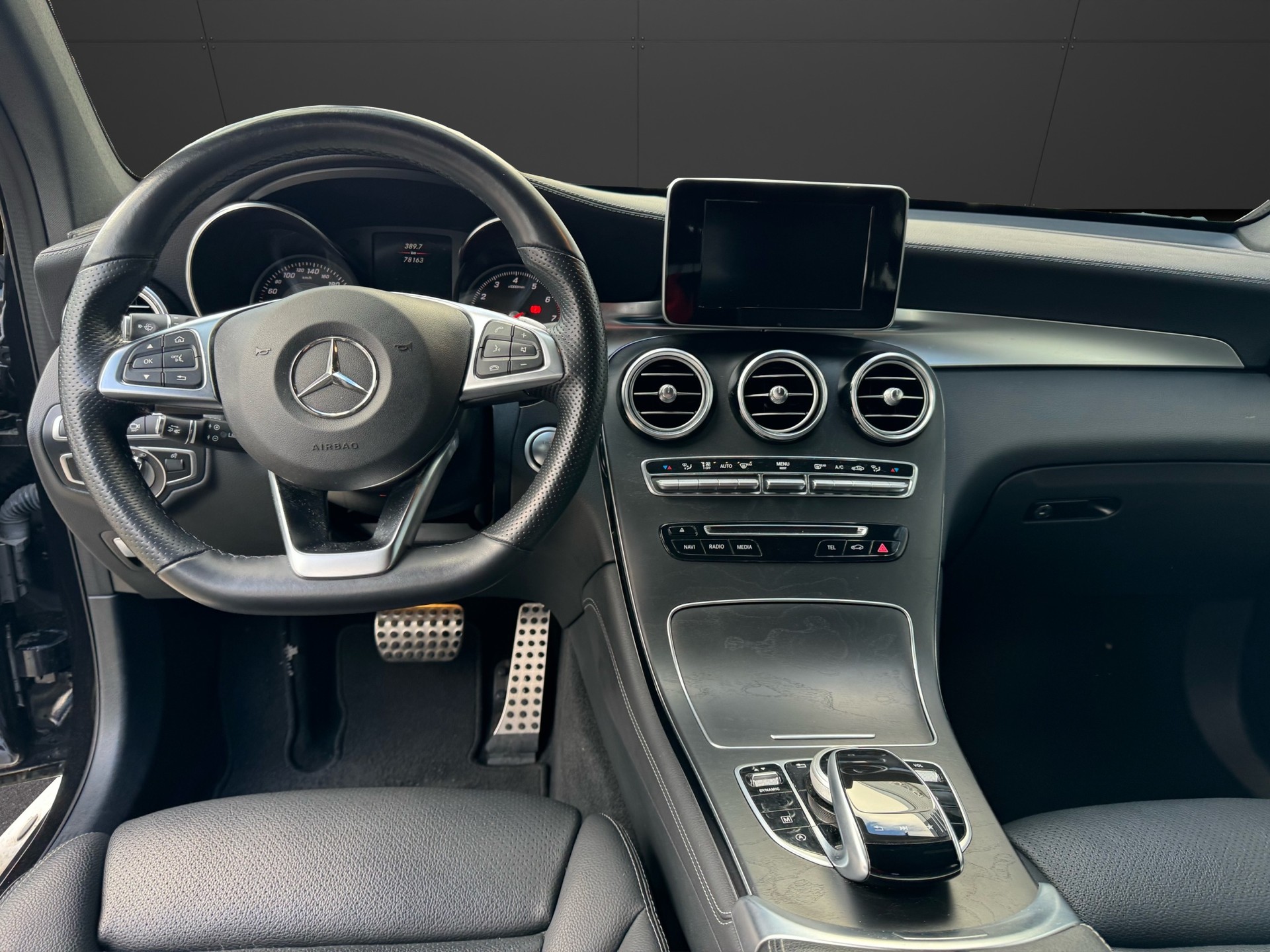 MERCEDES-BENZ GLC 300 Coupé AMG Line 4Matic 9G-Tronic-image-6