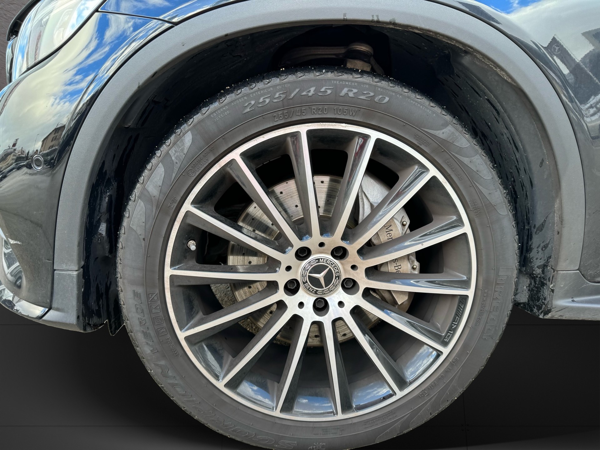 MERCEDES-BENZ GLC 300 Coupé AMG Line 4Matic 9G-Tronic-showroom-element-3