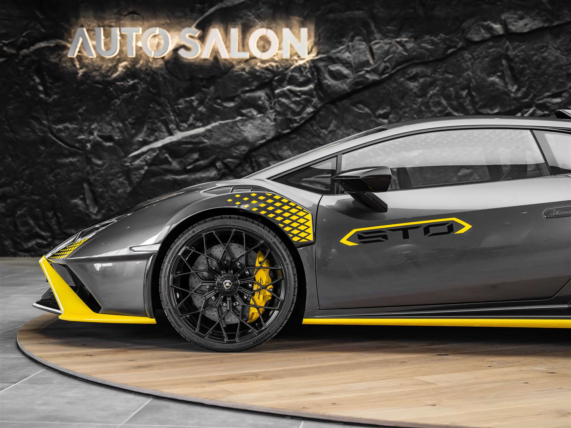 LAMBORGHINI Huracan STO Coupé DCT RWD-image-19