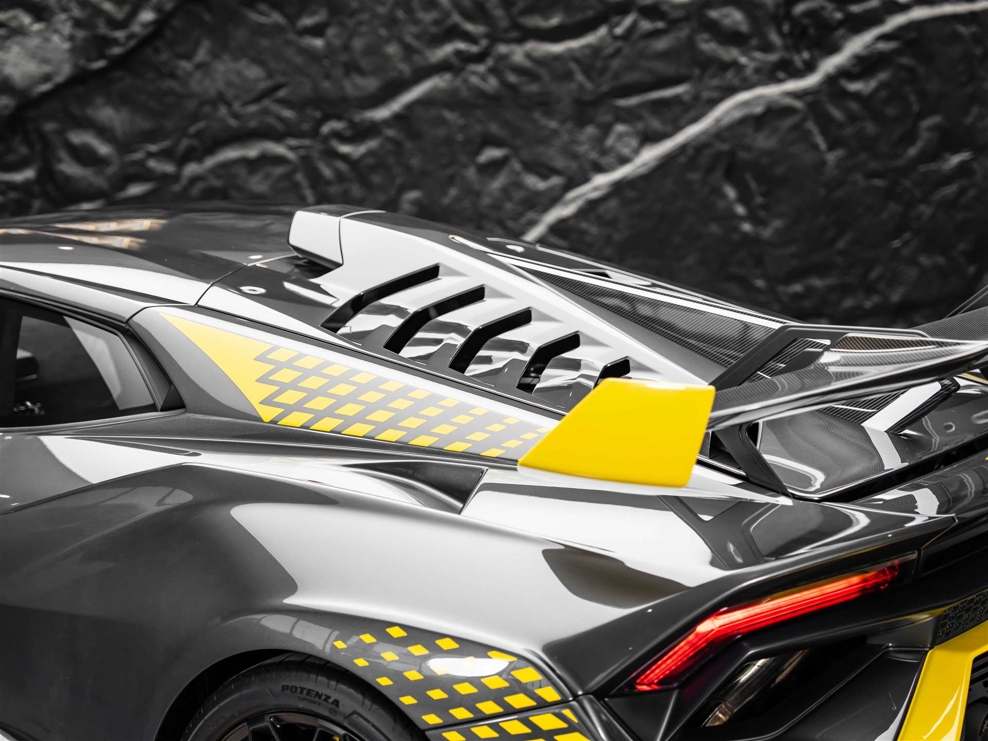 LAMBORGHINI Huracan STO Coupé DCT RWD-image-21