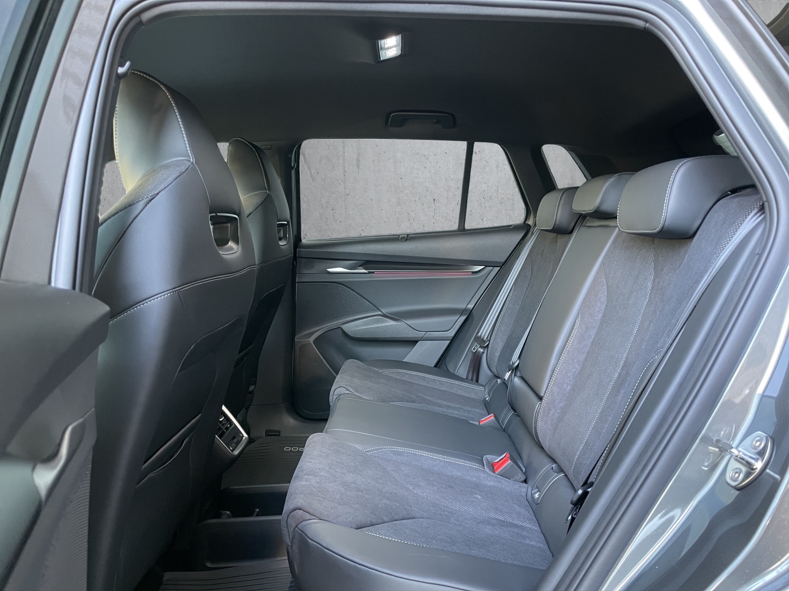 SKODA Elroq 85 Sportline 4x4-image-13