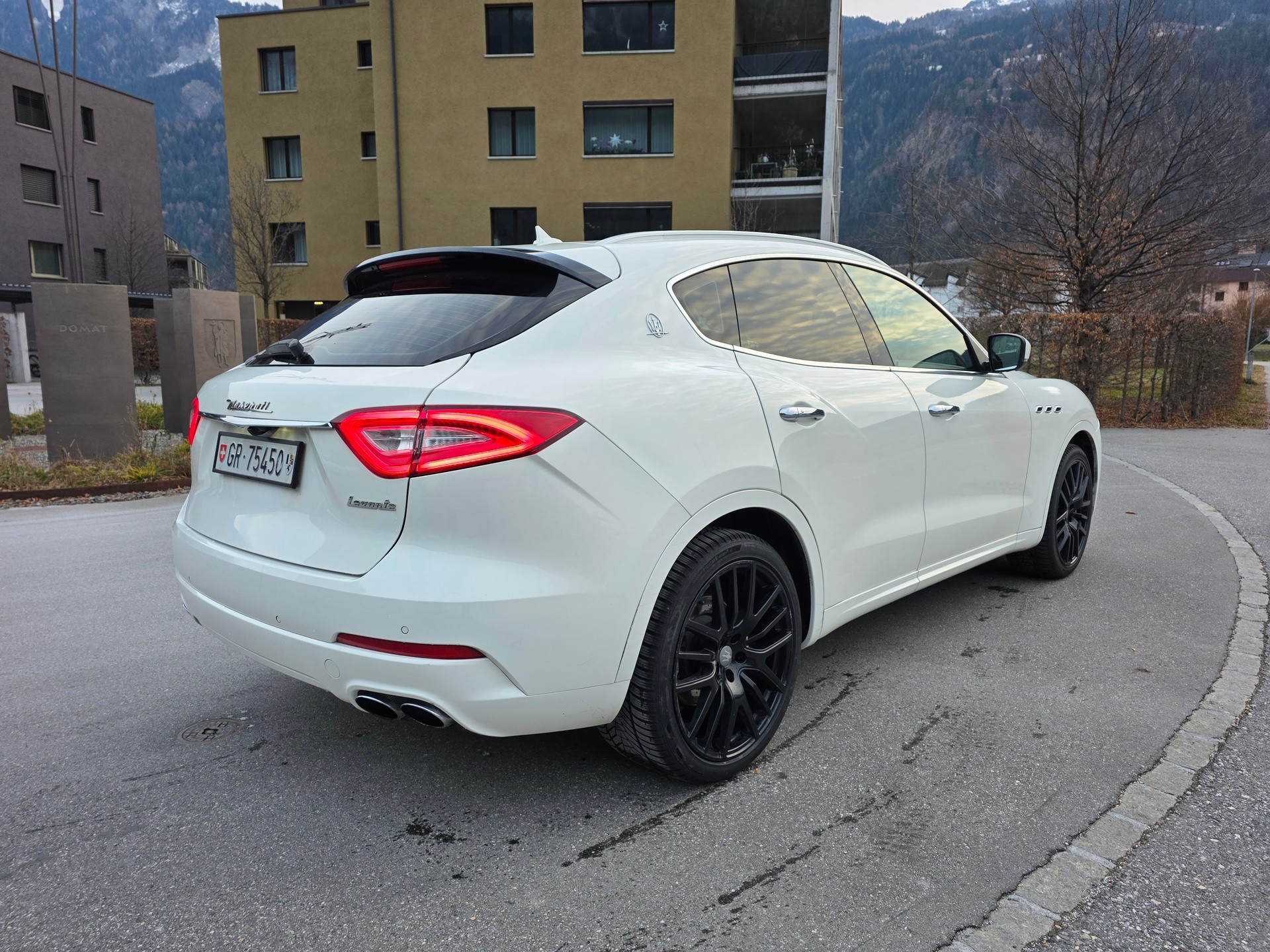 MASERATI Levante S 3.0 V6 Automatica-image-4