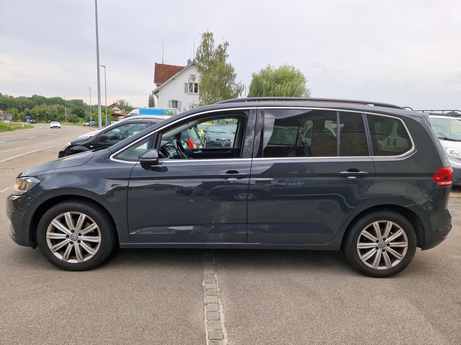 VW Touran 1.6 TDI BlueMotion Technology Comfortline DSG-image-6