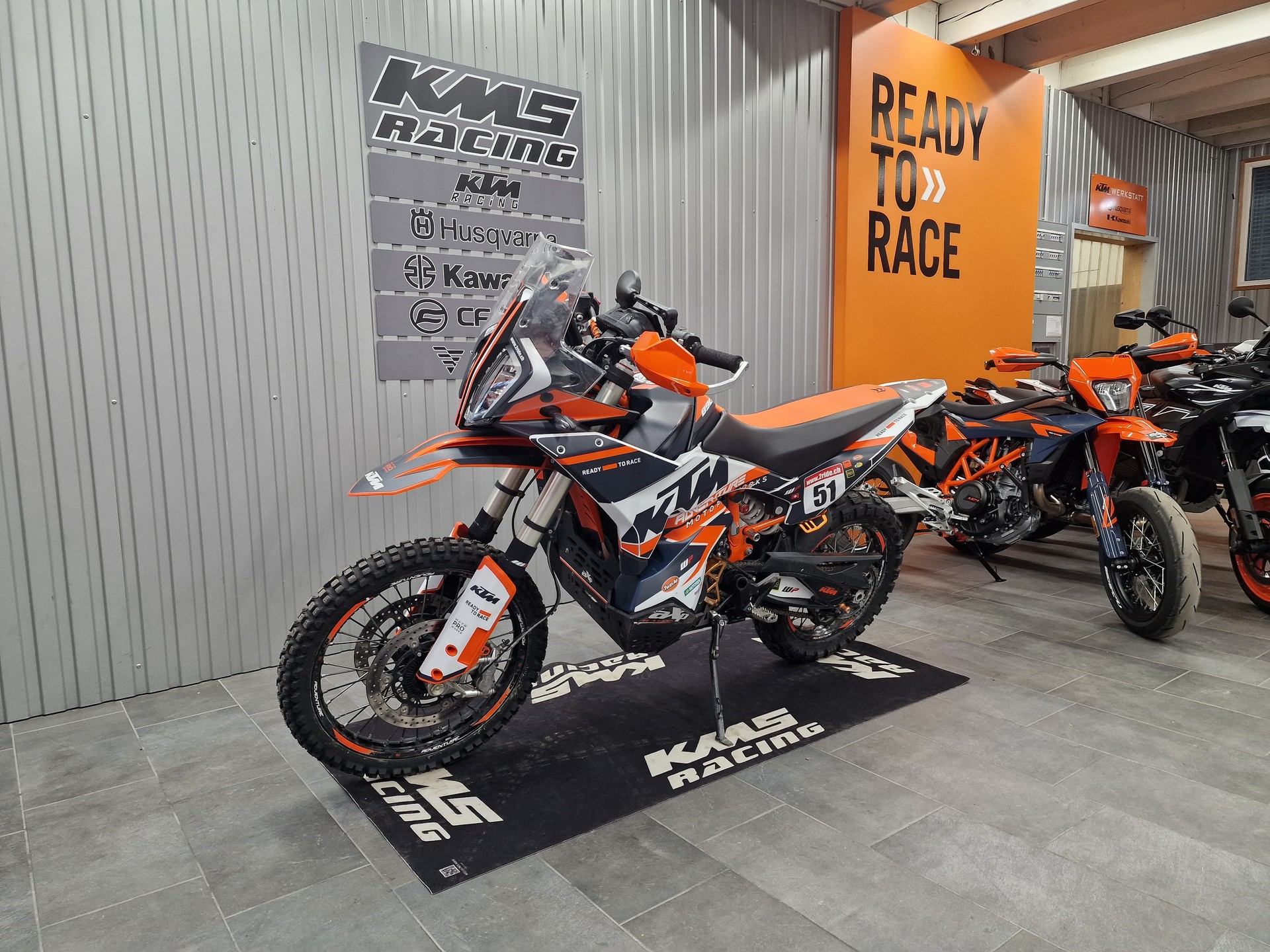 KTM 890 Adventure R-showroom-element-2