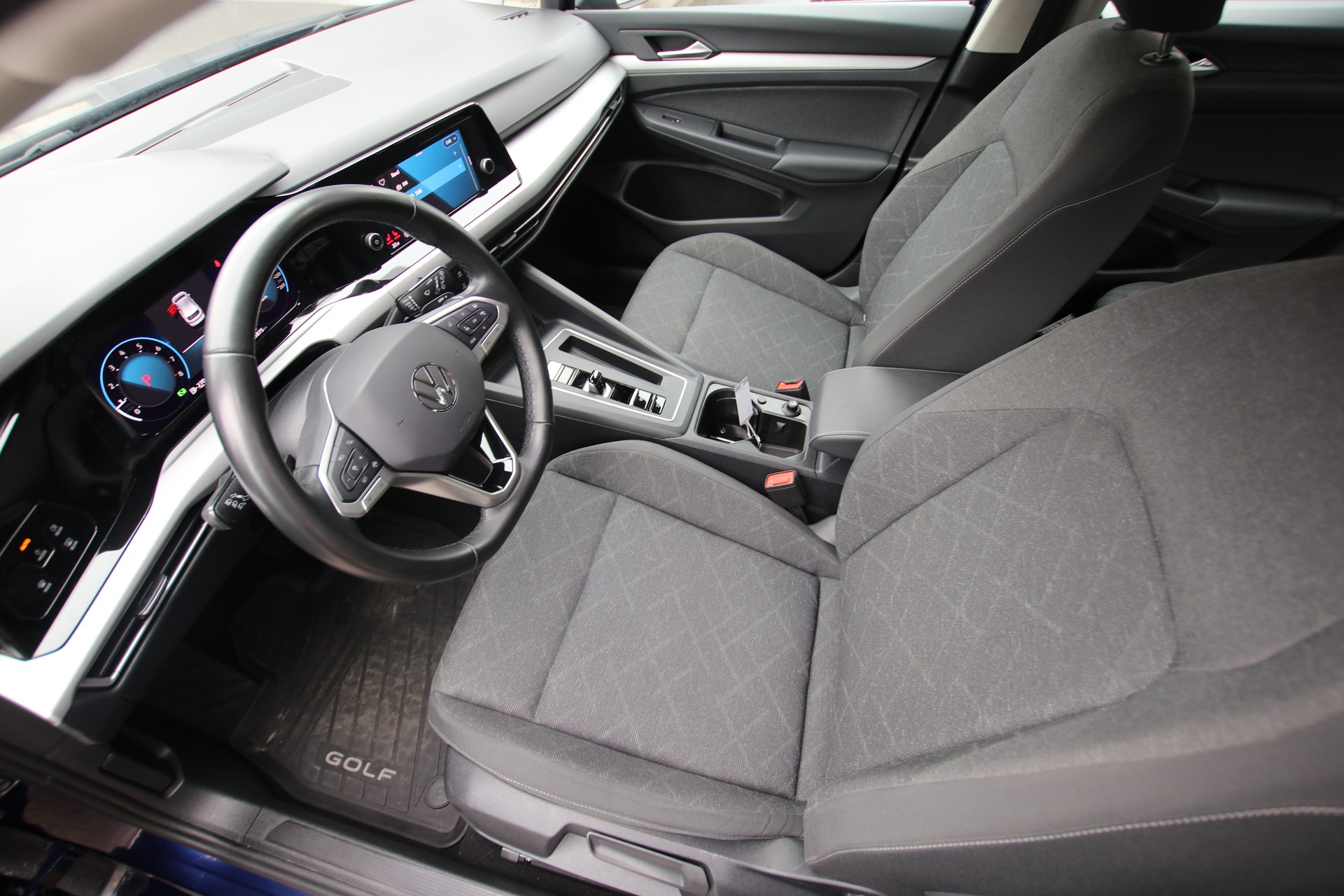 VW Golf 1.0 eTSI mHEV ACTLife DSG-image-11