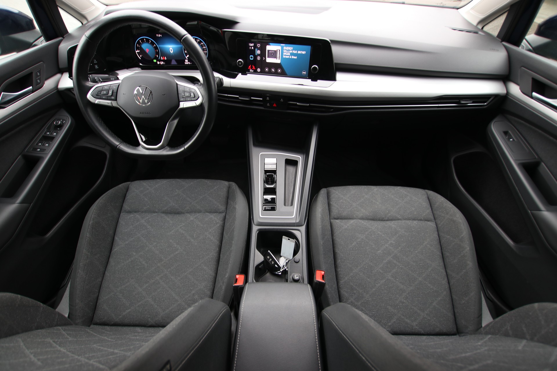 VW Golf 1.0 eTSI mHEV ACTLife DSG-image-9