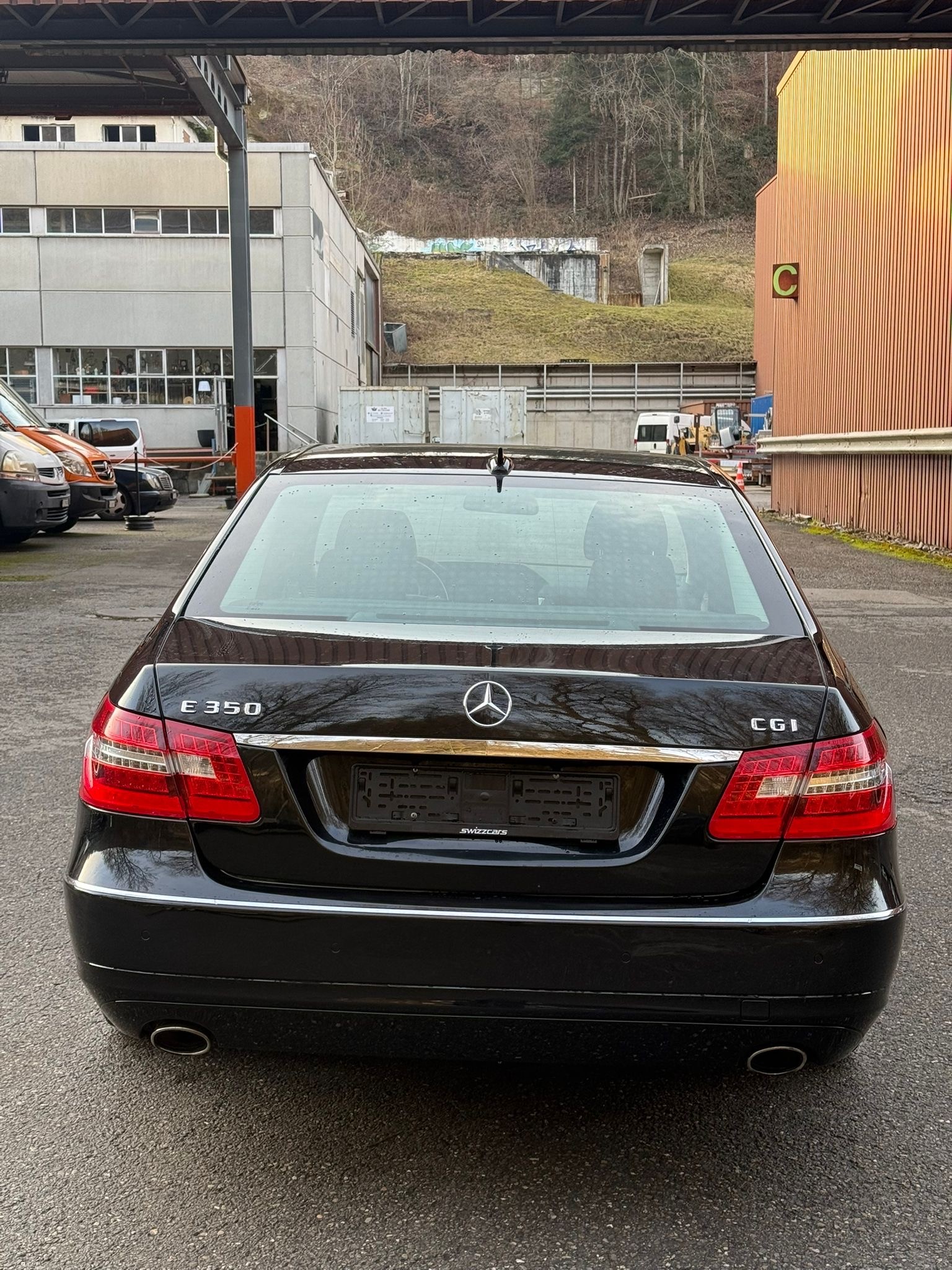 MERCEDES-BENZ E 350 CGI BlueEfficiency 7G-Tronic-image-4