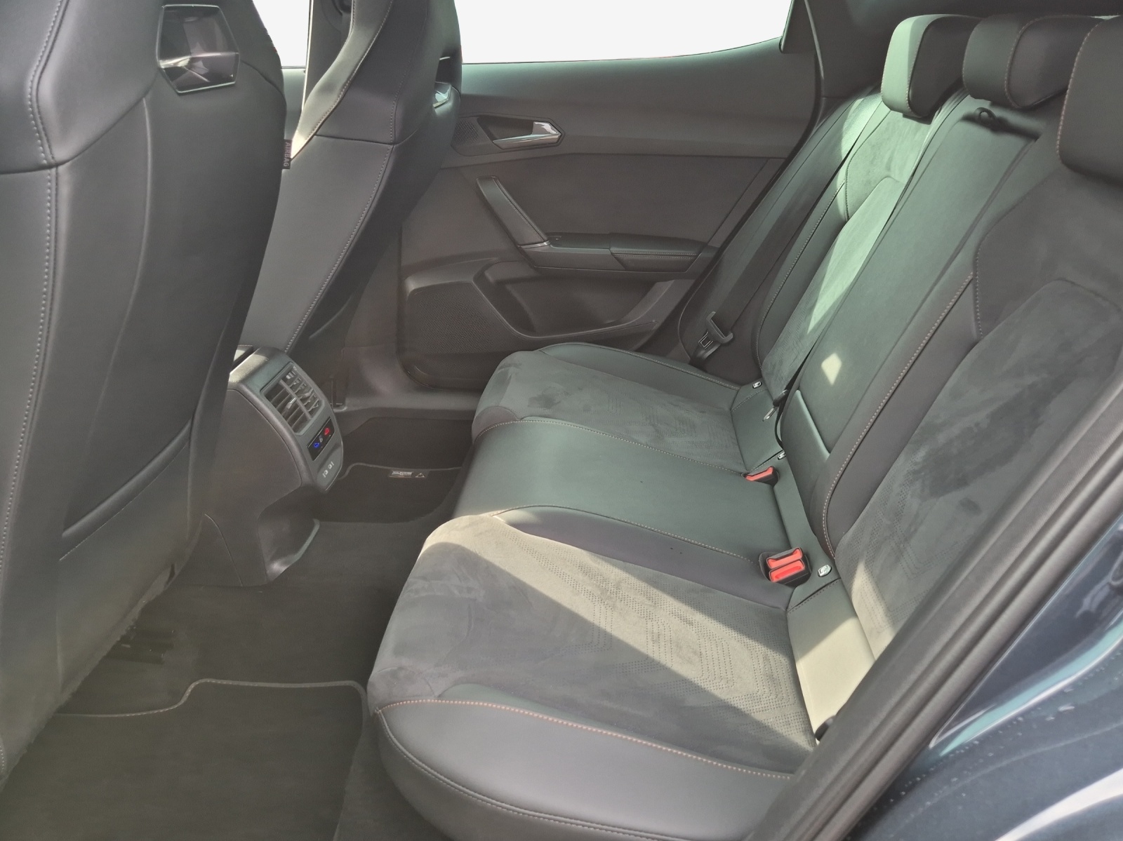 CUPRA Formentor 1.5 e-HYBRID pHEV VZ DSG-image-11