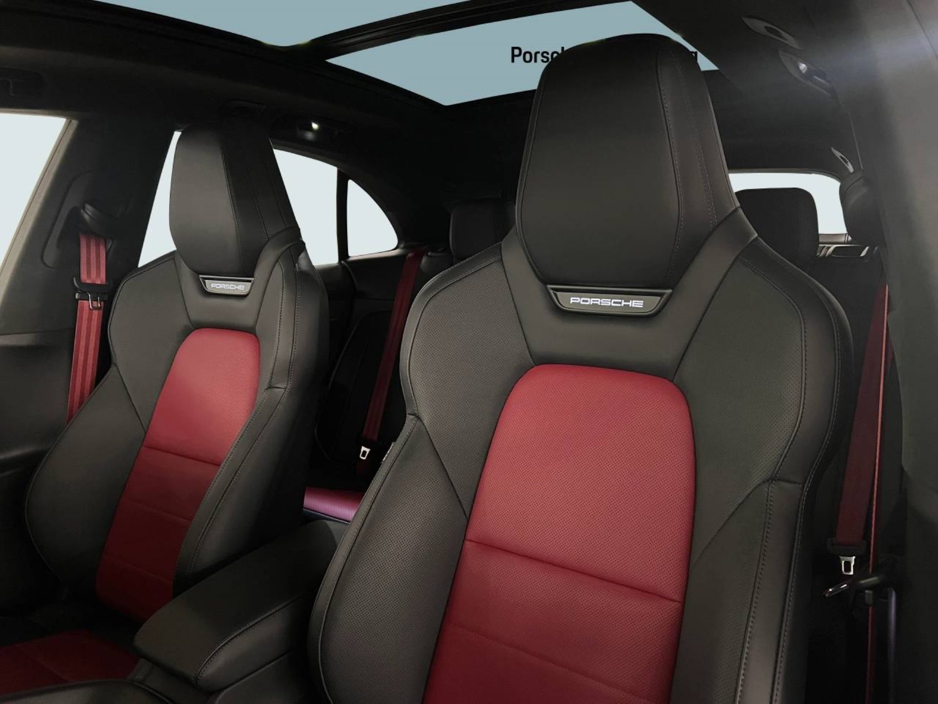 PORSCHE Macan Turbo-image-4