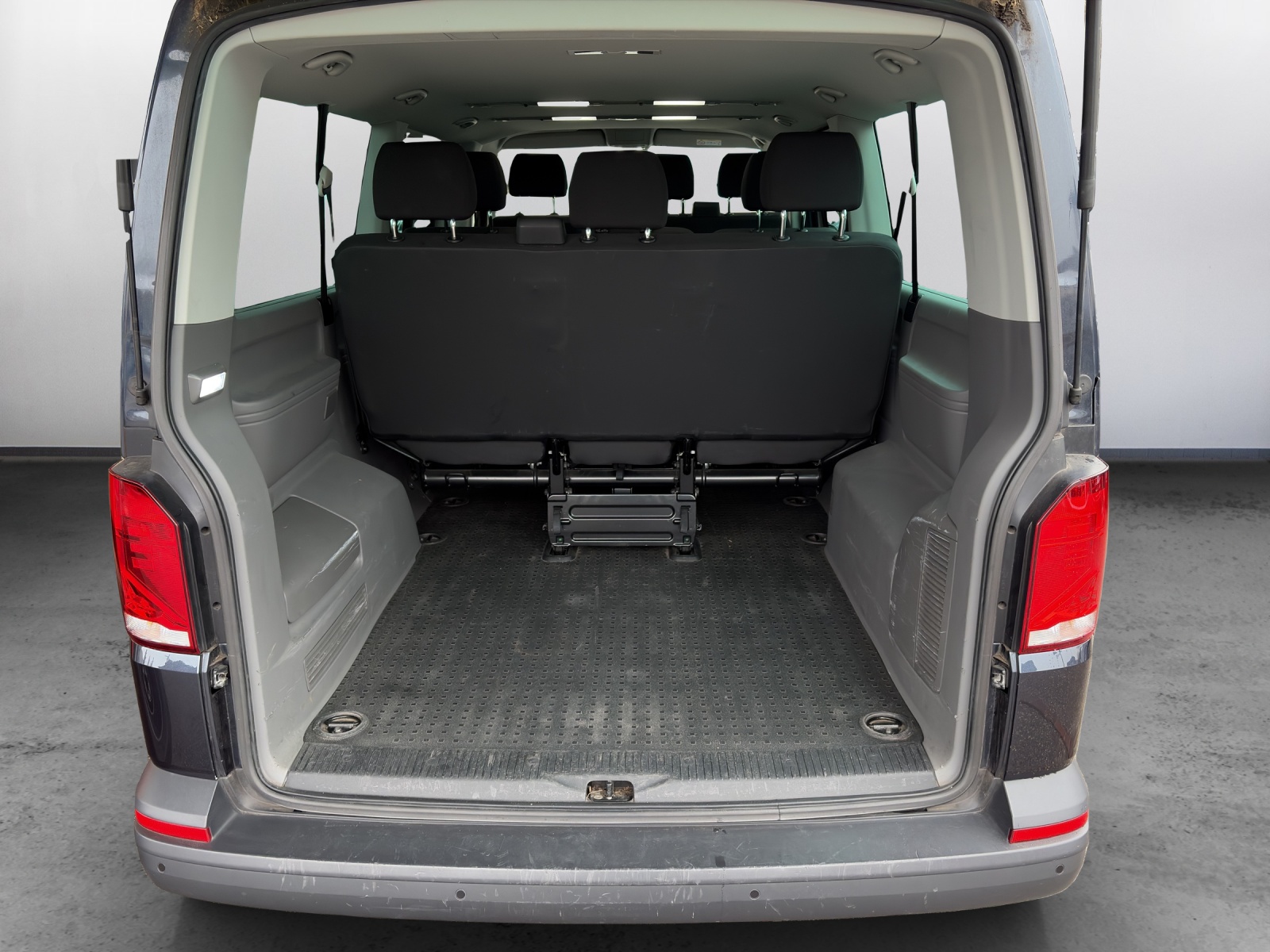 VW T6.1 Caravelle 2.0 TDI Trendline Liberty DSG LWB-image-11