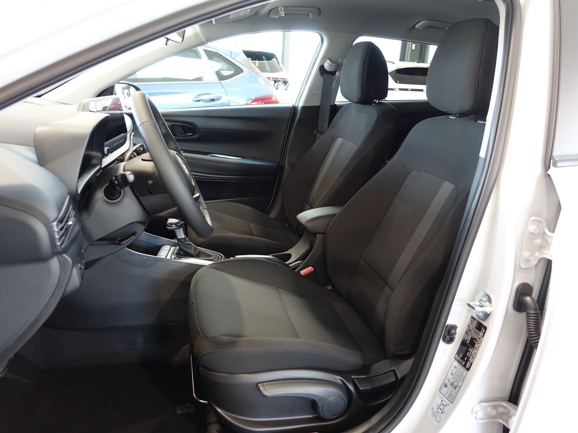 HYUNDAI i20 1.0 T-GDi Amplia DCT-image-9