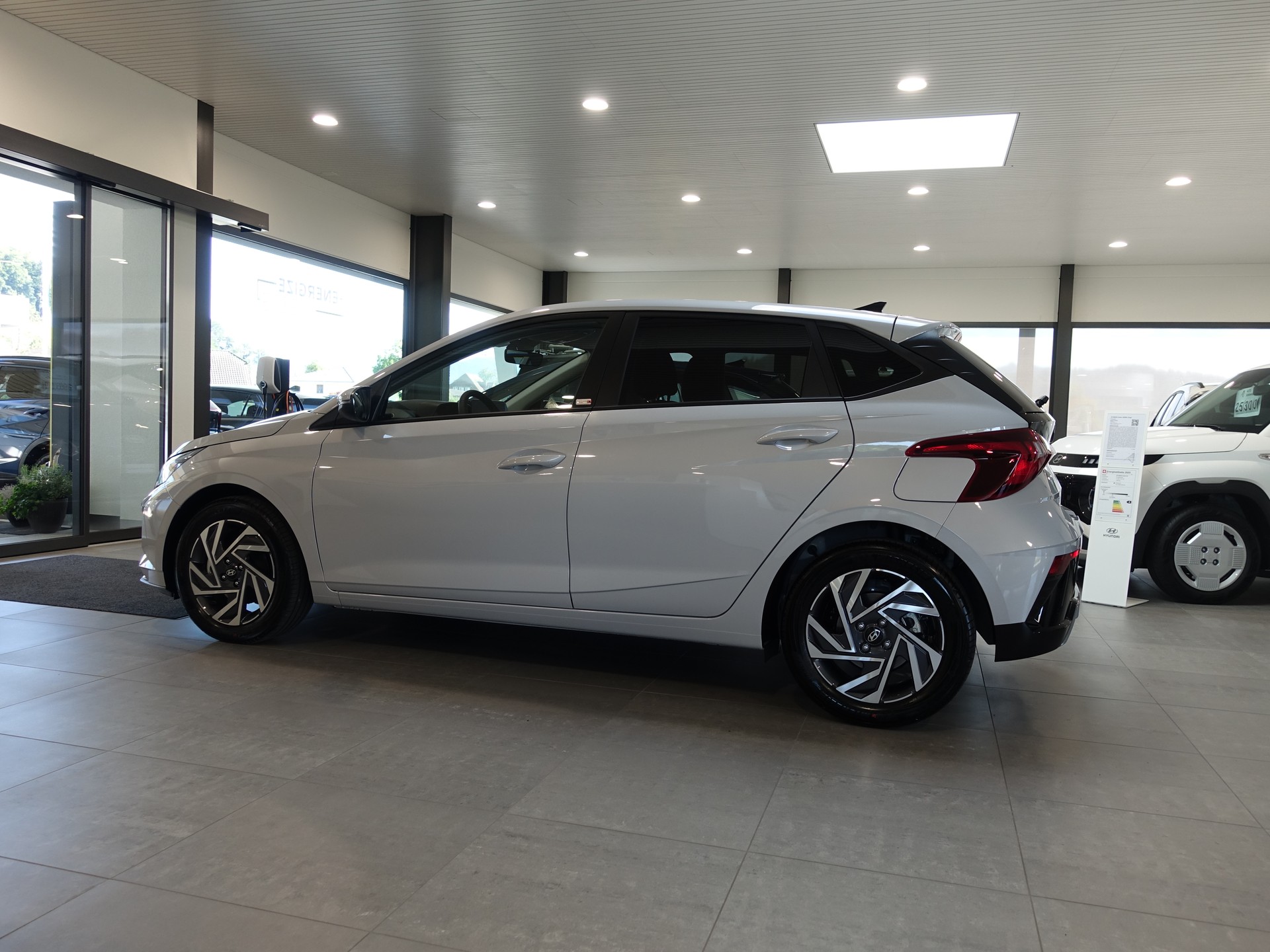 HYUNDAI i20 1.0 T-GDi Amplia DCT-showroom-element-1