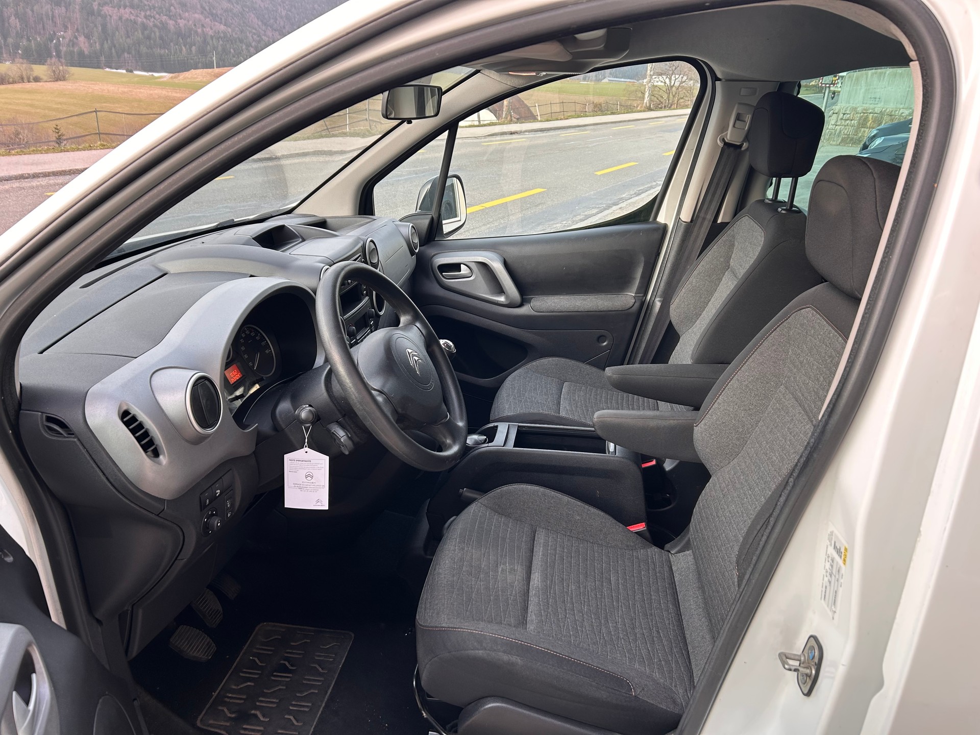 CITROEN Berlingo 1.6 BlueHDi Feel-image-10