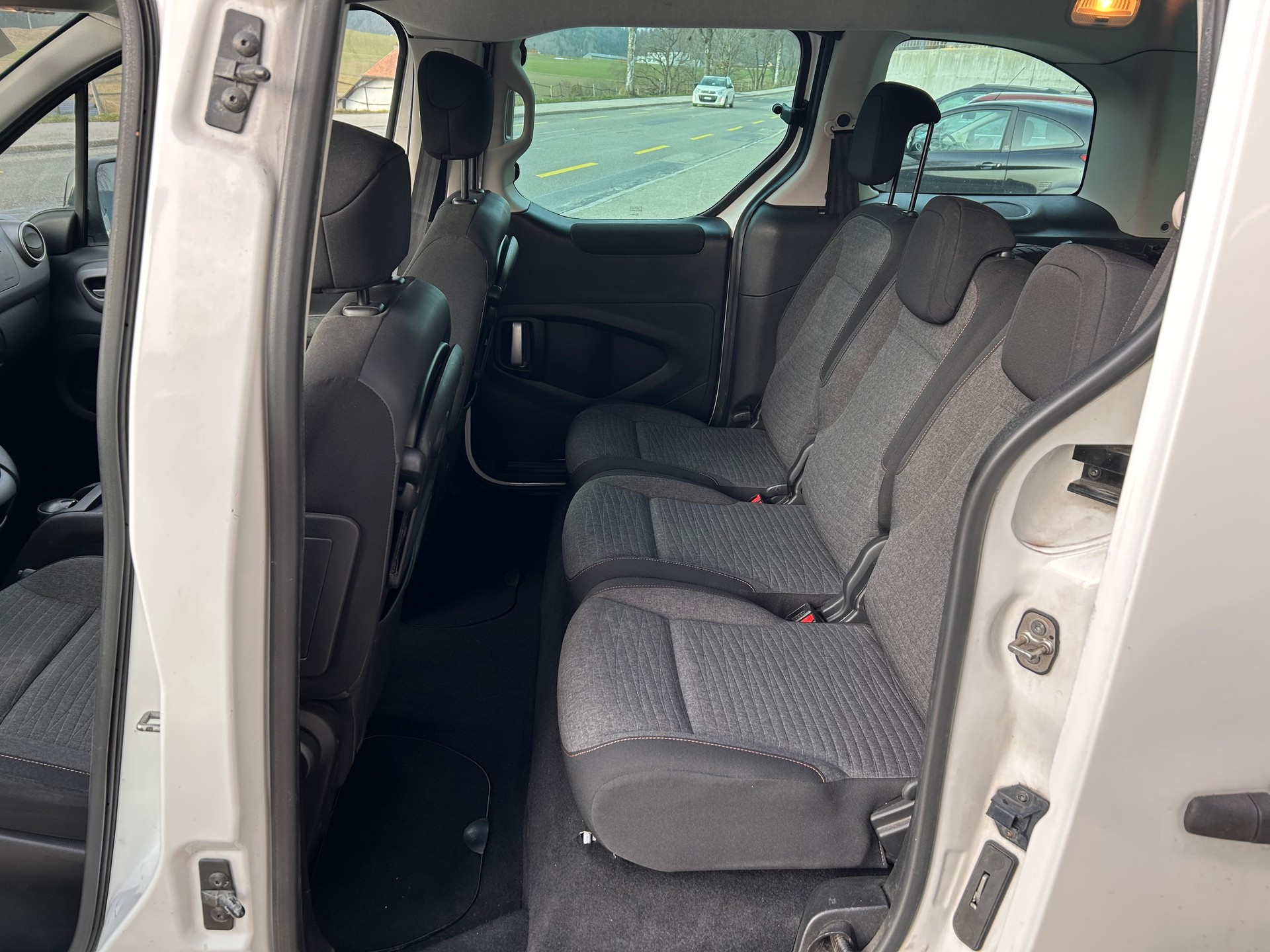 CITROEN Berlingo 1.6 BlueHDi Feel-image-11