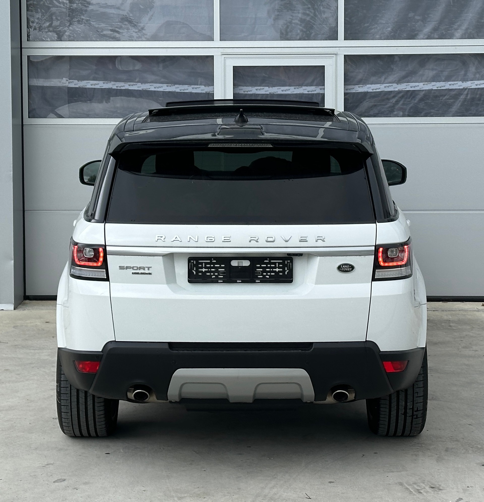 LAND ROVER Range Rover Sport 3.0 SDV6 HSE Automatic-image-4