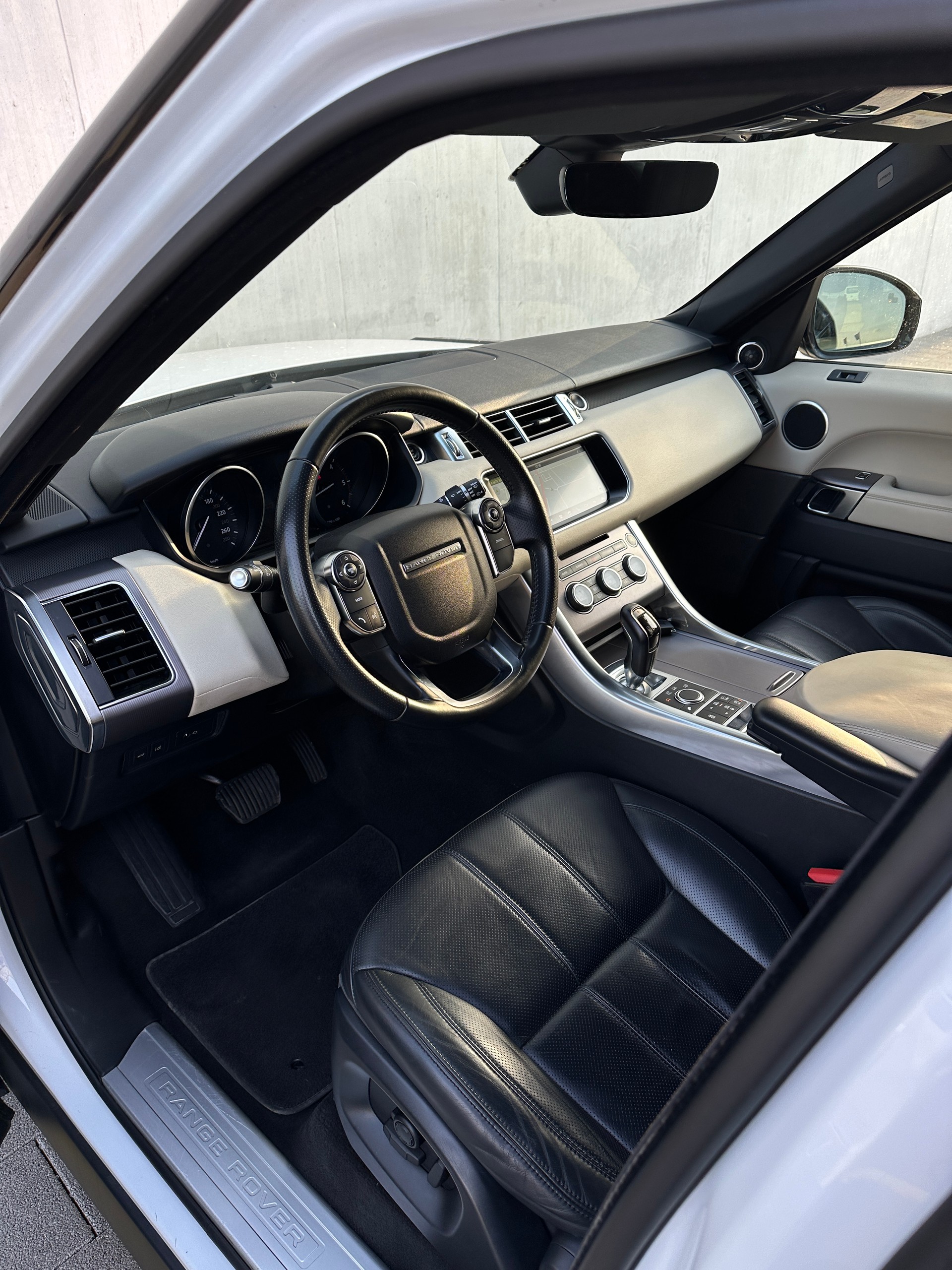 LAND ROVER Range Rover Sport 3.0 SDV6 HSE Automatic-image-10