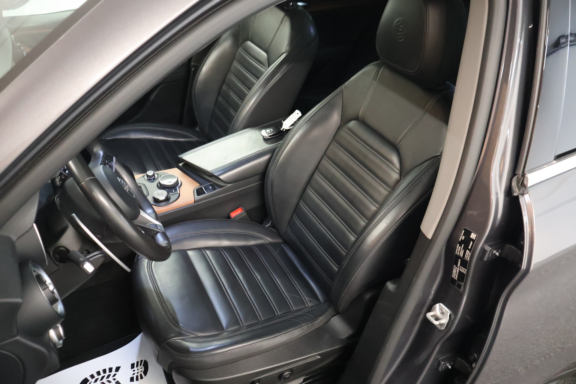 ALFA ROMEO Stelvio 2.0 Super Q4 Automatic-image-9