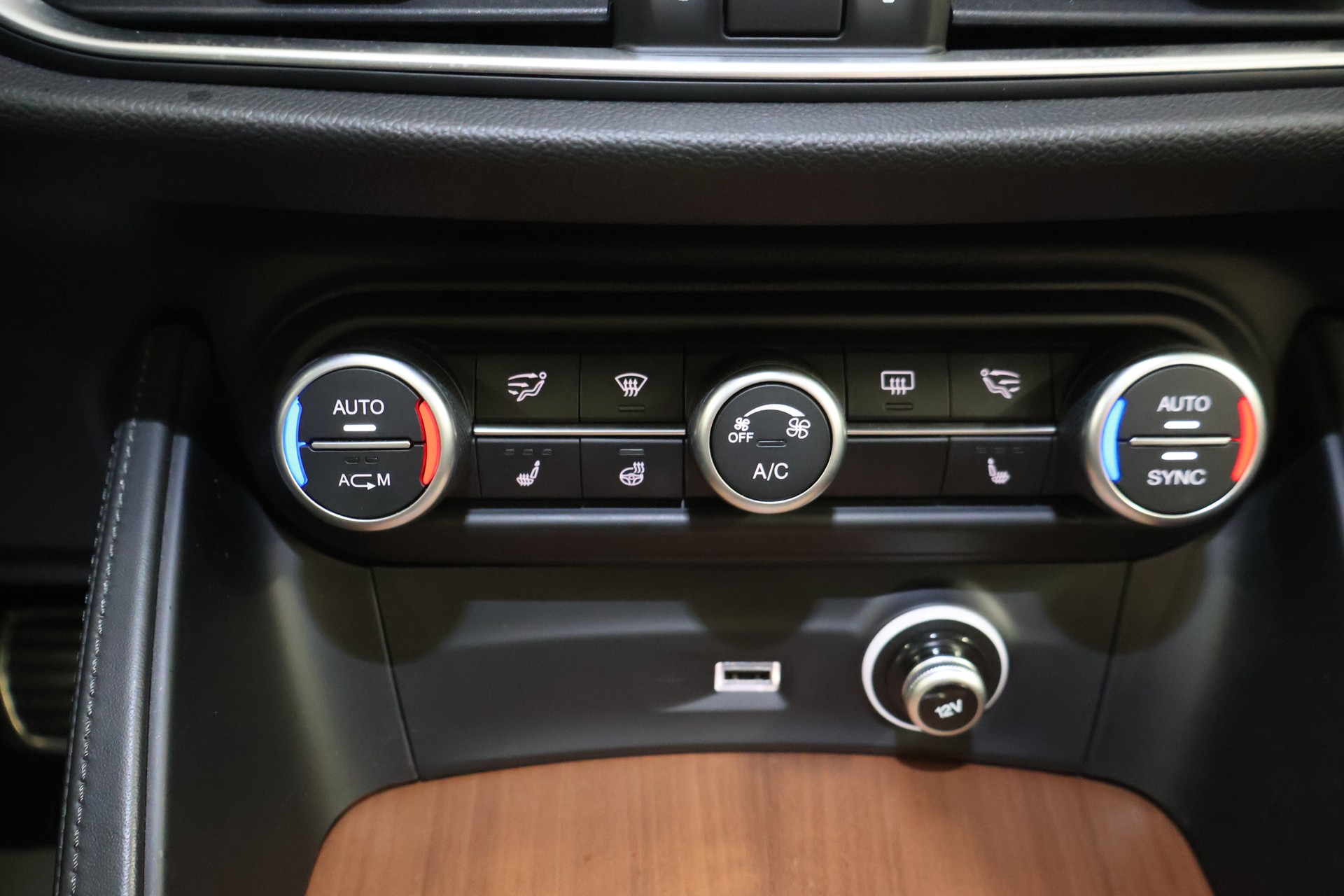 ALFA ROMEO Stelvio 2.0 Super Q4 Automatic-image-19