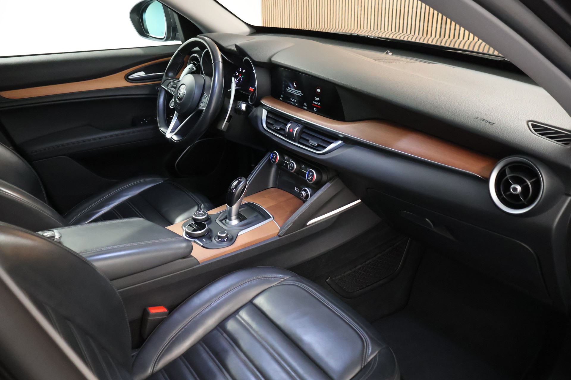 ALFA ROMEO Stelvio 2.0 Super Q4 Automatic-image-14