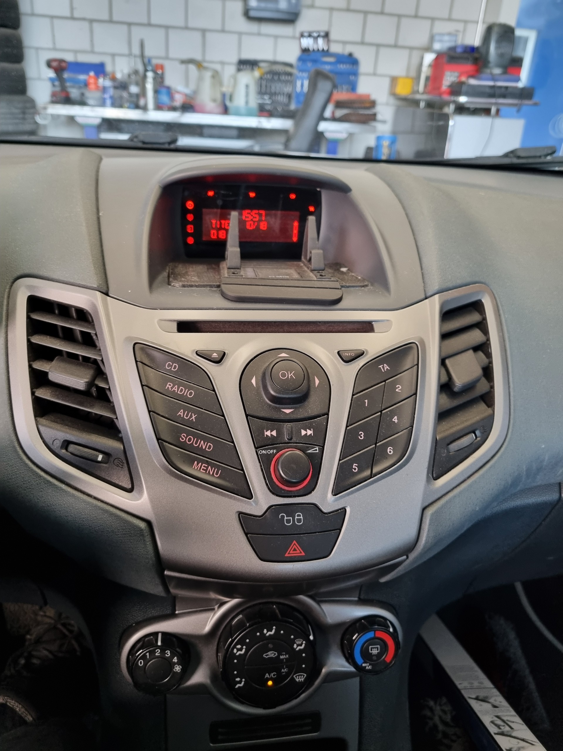 FORD Fiesta 1.25 16V Trend-image-8