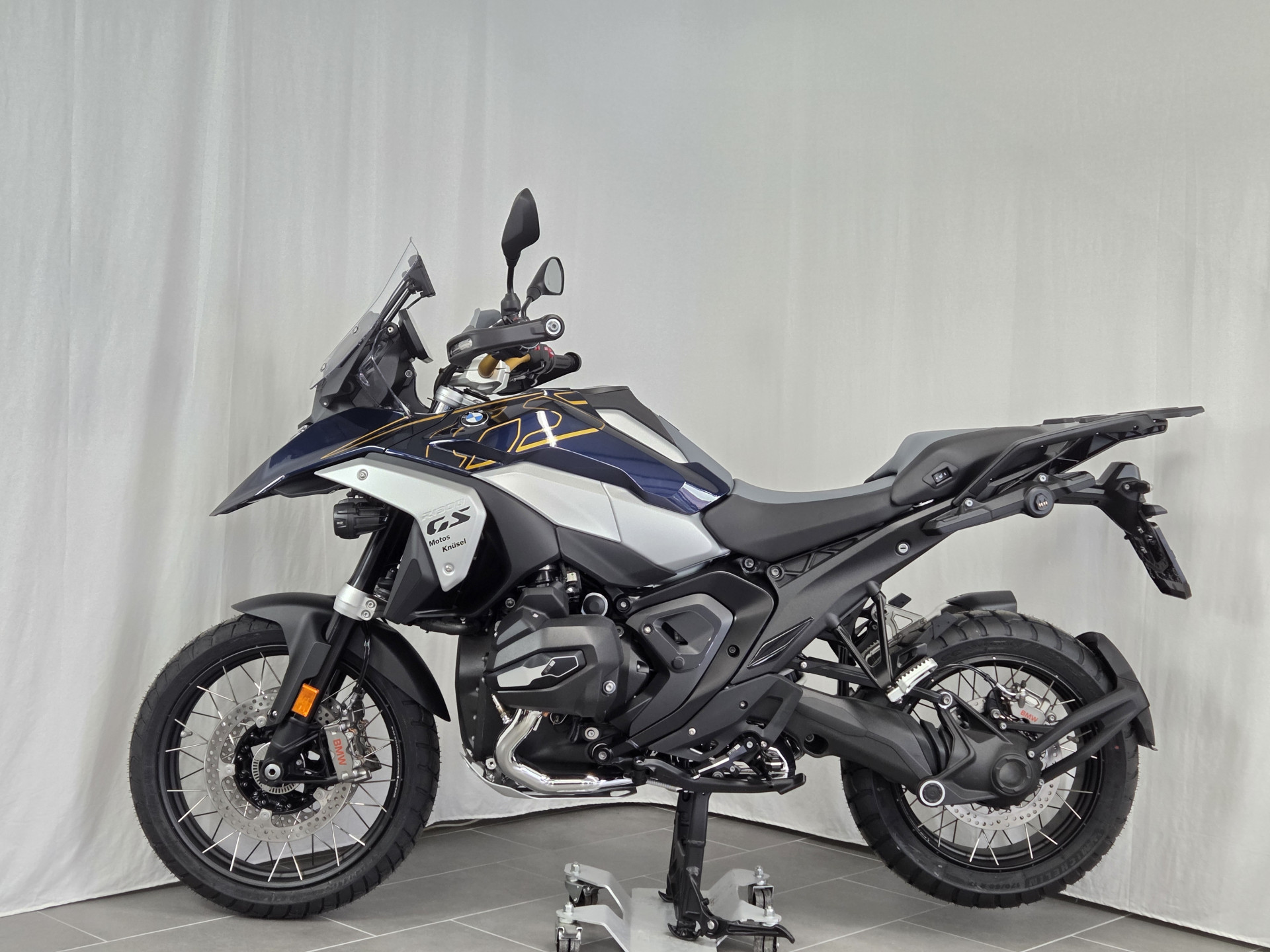 BMW R 1300 GS ASA mit 5 Jahre Garantie für Kaufverträge bis 30.06.26-showroom-element-3