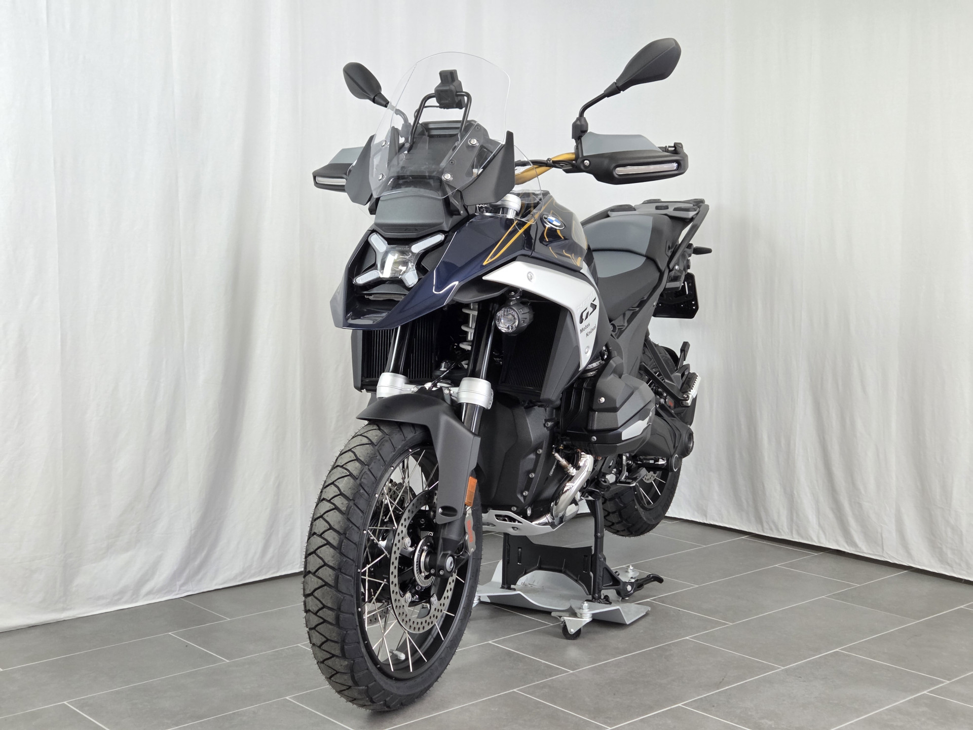 BMW R 1300 GS ASA mit 5 Jahre Garantie für Kaufverträge bis 30.06.26-showroom-element-2