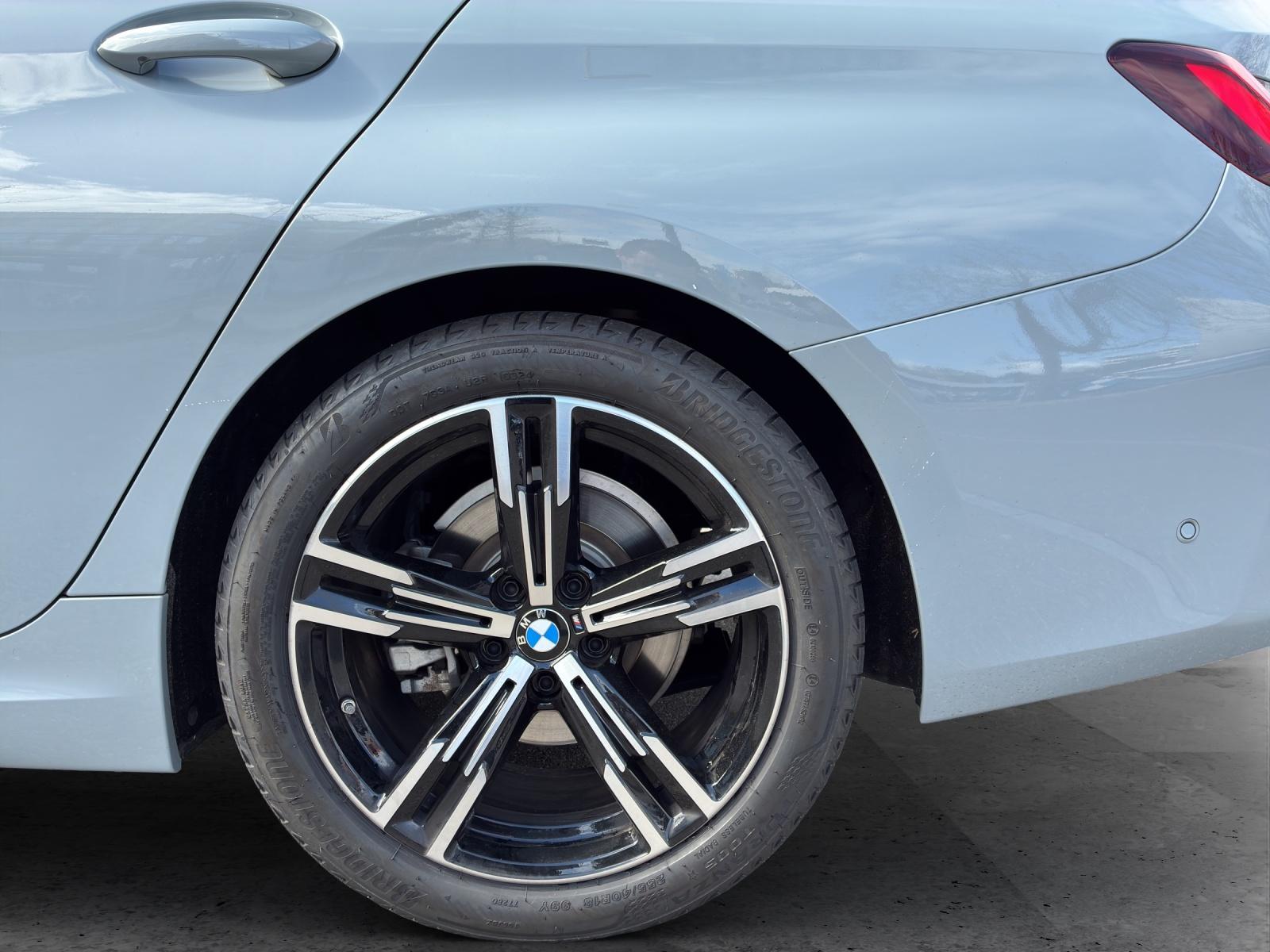 BMW 320d Touring M Sport-image-6