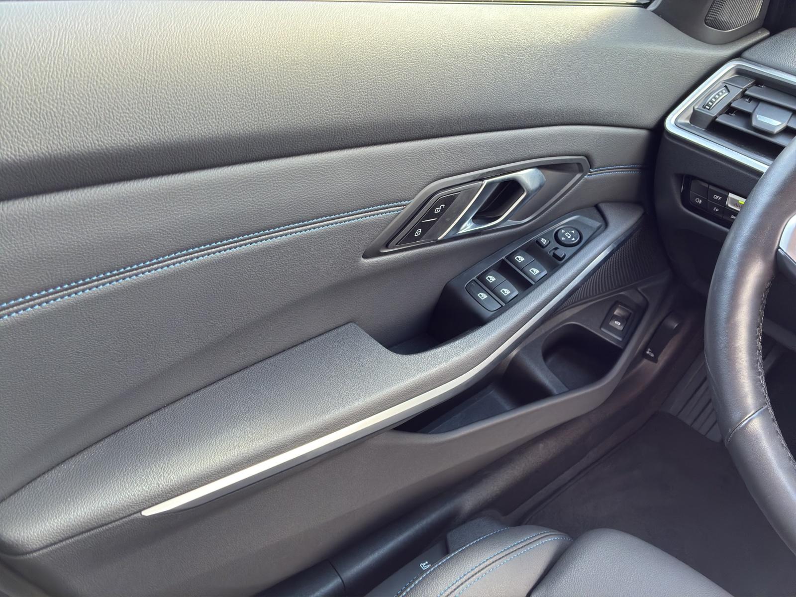 BMW 320d Touring M Sport-image-12