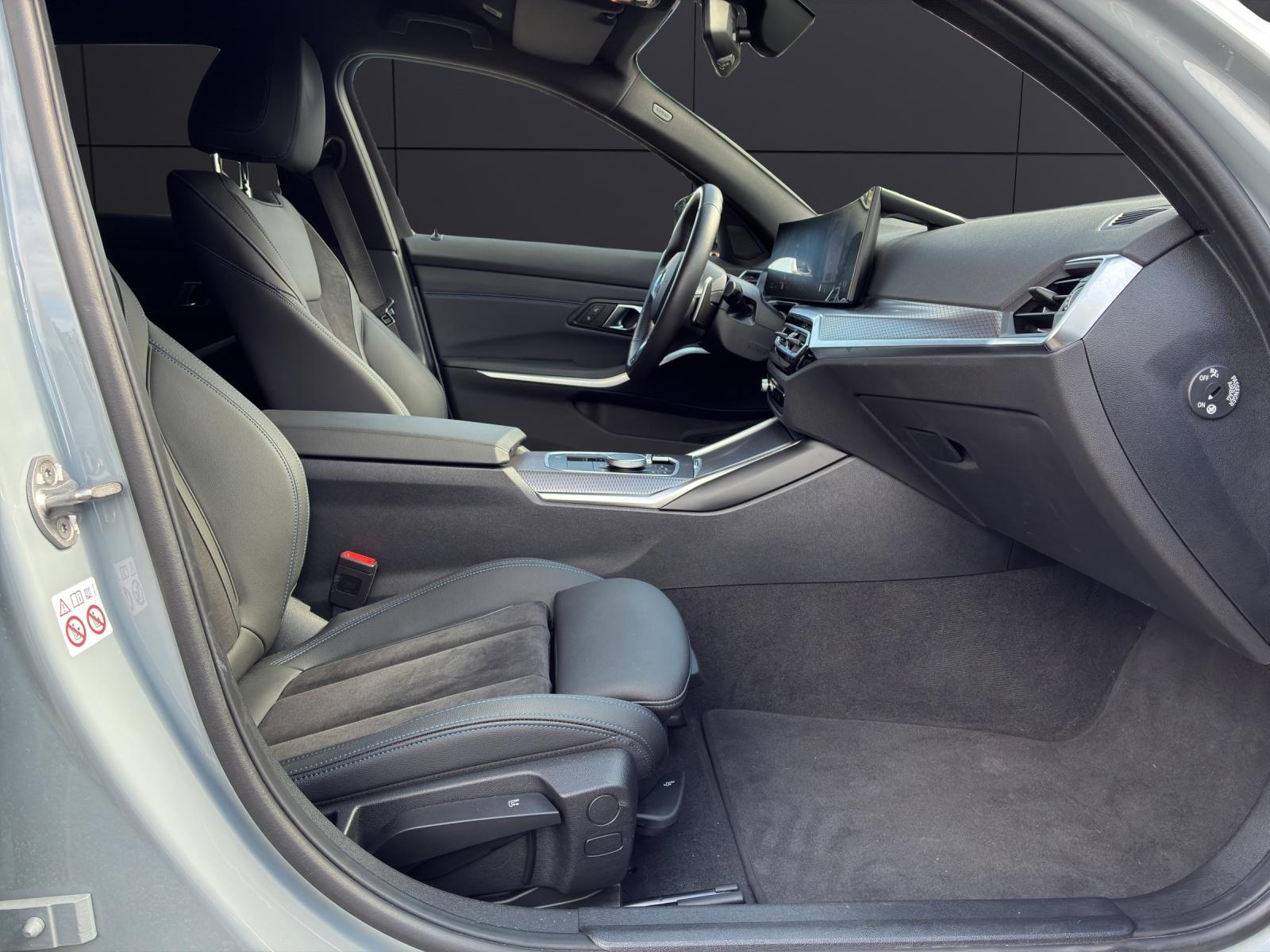 BMW 320d Touring M Sport-image-10