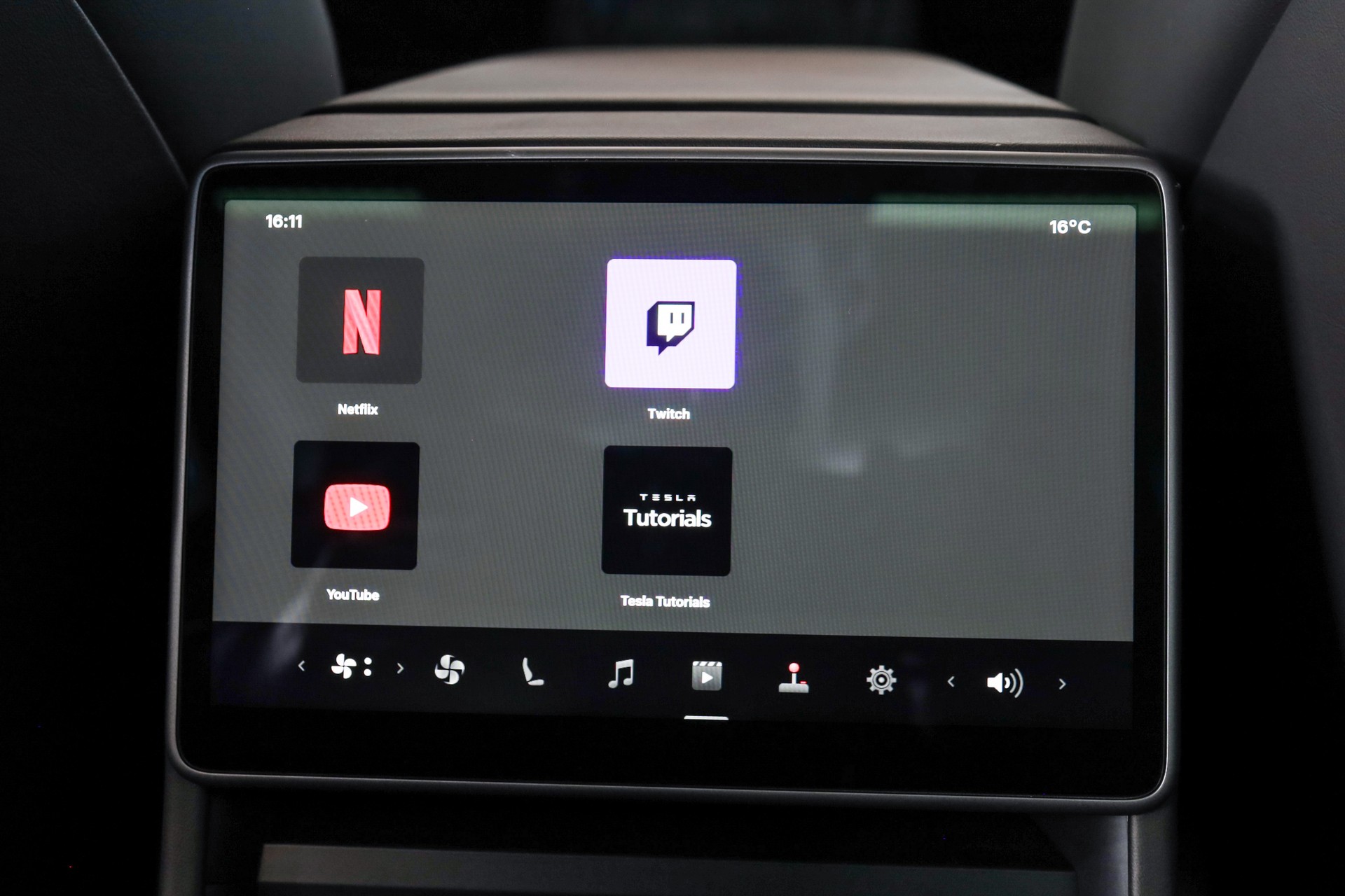 TESLA Model 3 Dual Motor Performance AWD-image-18