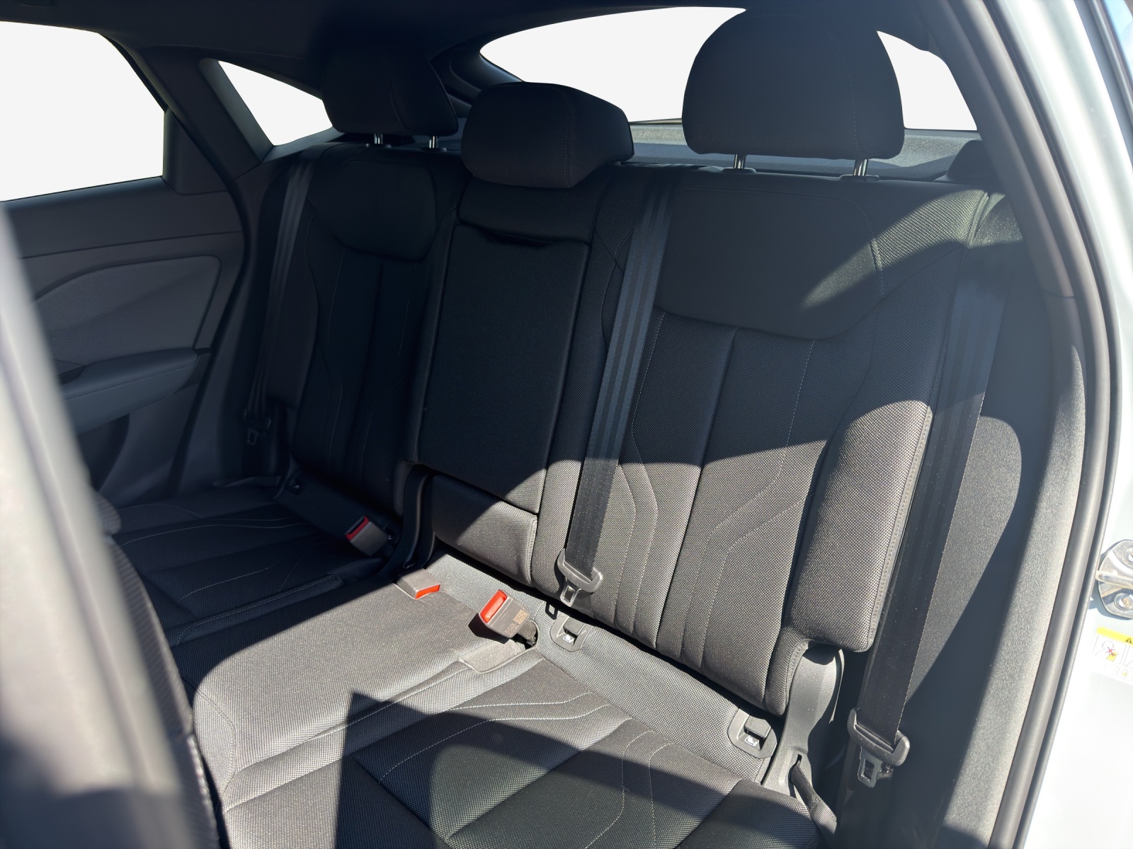 AUDI Q3 Sportback 110 kW TFSI S tronic-image-11