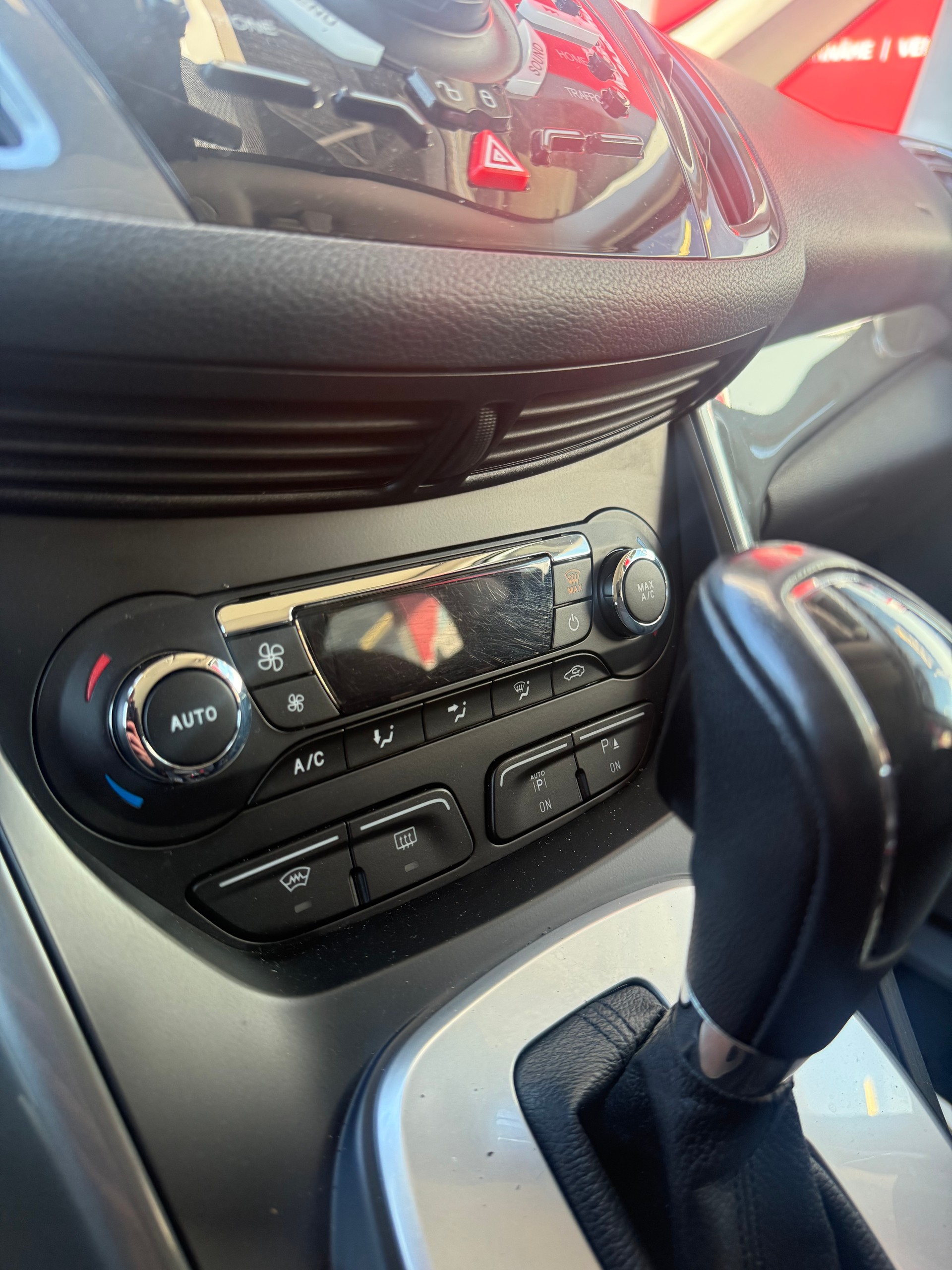 FORD C-Max 2.0 TDCi Titanium PowerShift-image-9