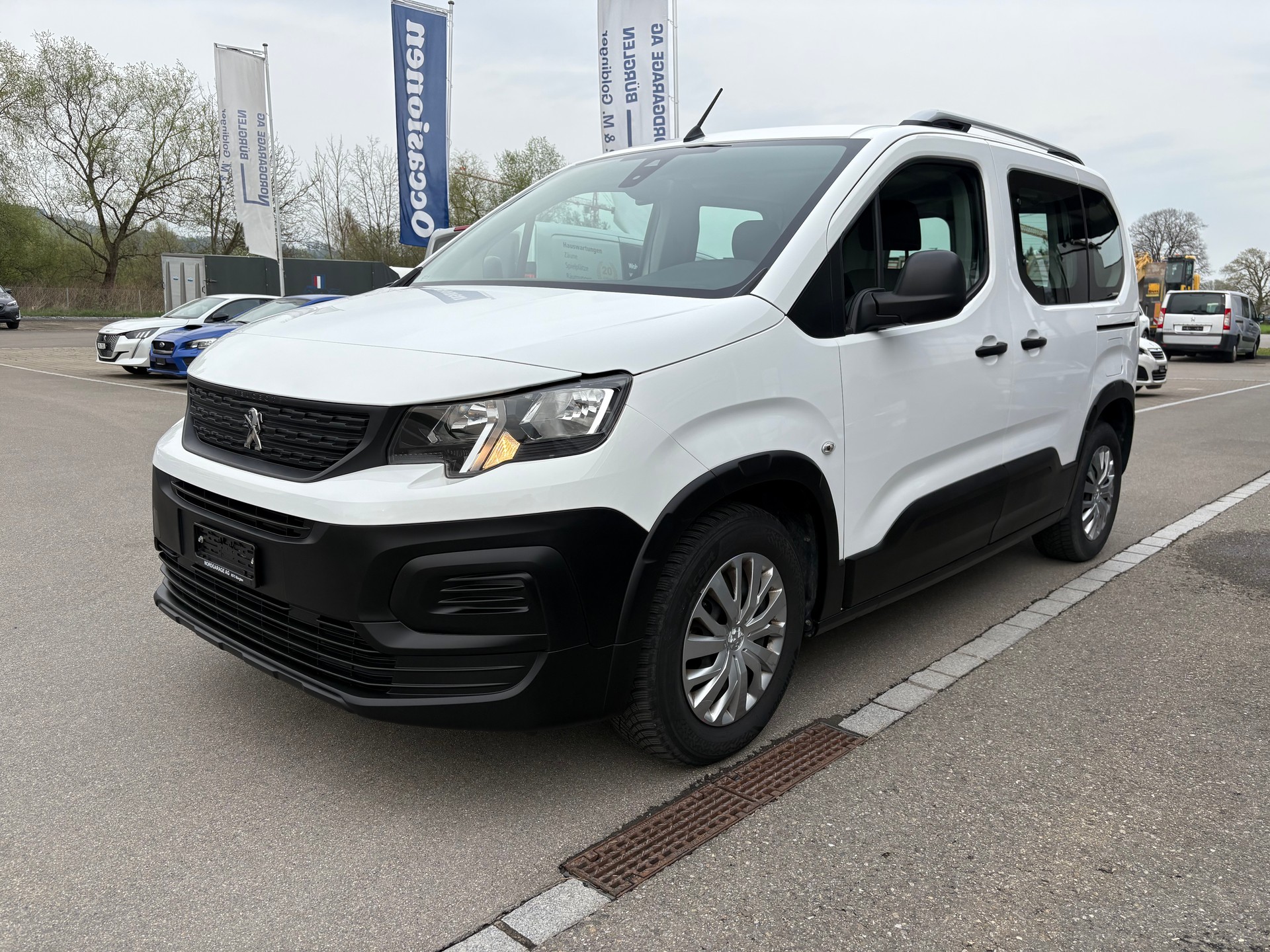 PEUGEOT Rifter 1.2 PureTech Active-image-2