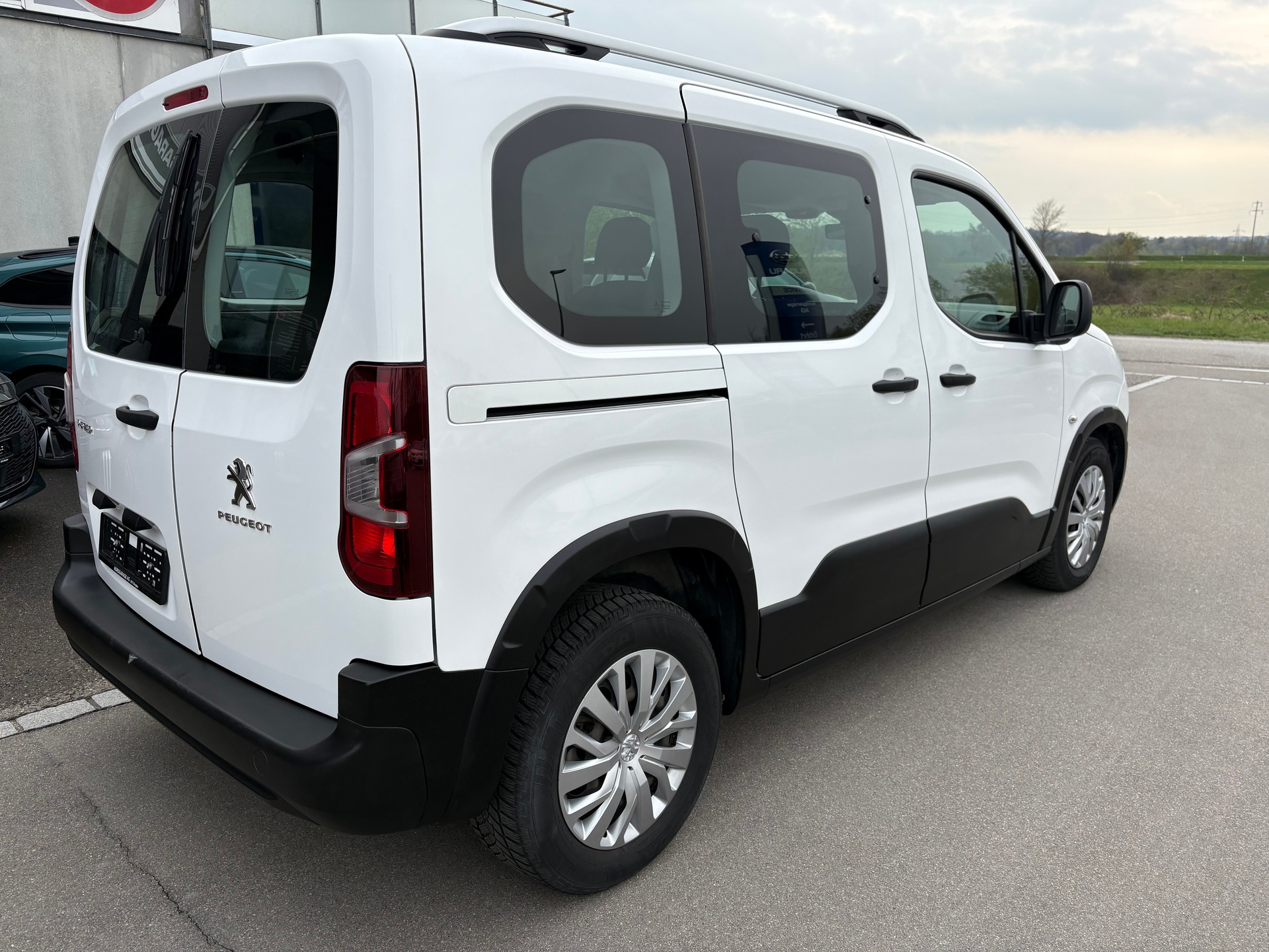 PEUGEOT Rifter 1.2 PureTech Active-image-3