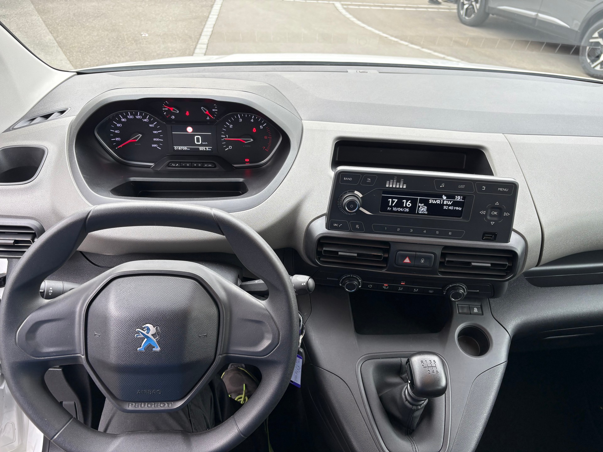 PEUGEOT Rifter 1.2 PureTech Active-image-10