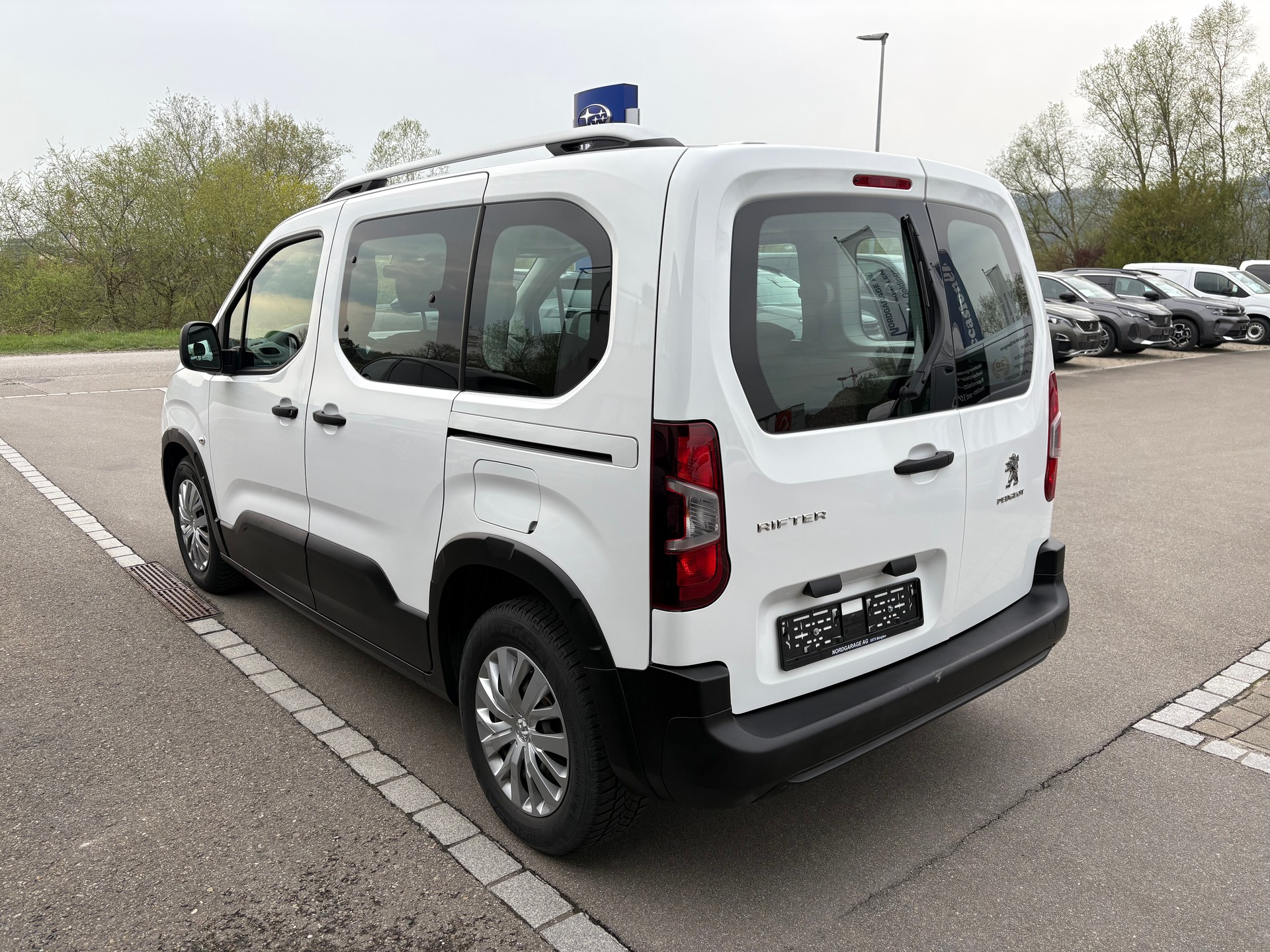 PEUGEOT Rifter 1.2 PureTech Active-image-4