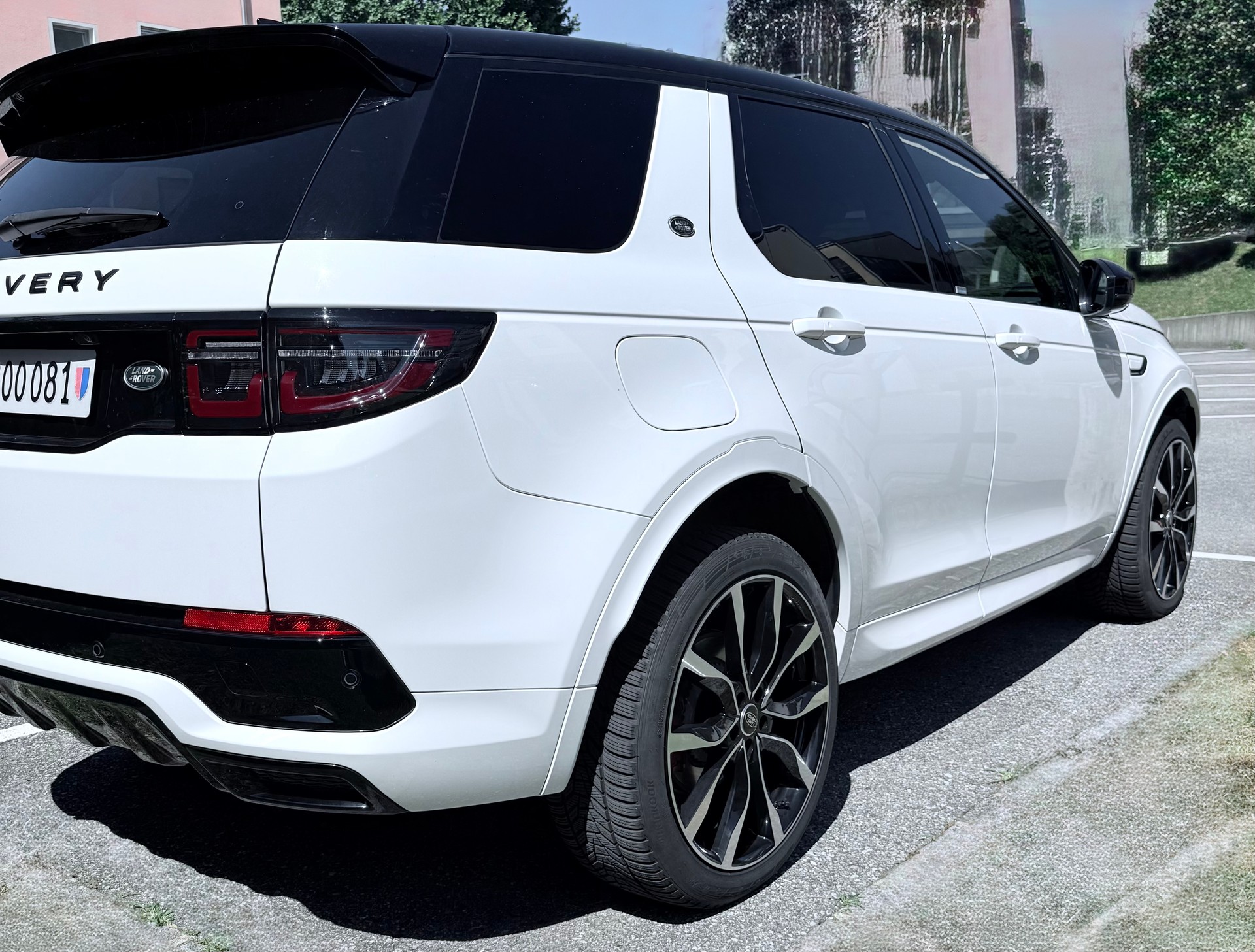 LAND ROVER Discovery Sport R Dyn P300e 1.5 PHEV SE AT8-image-2