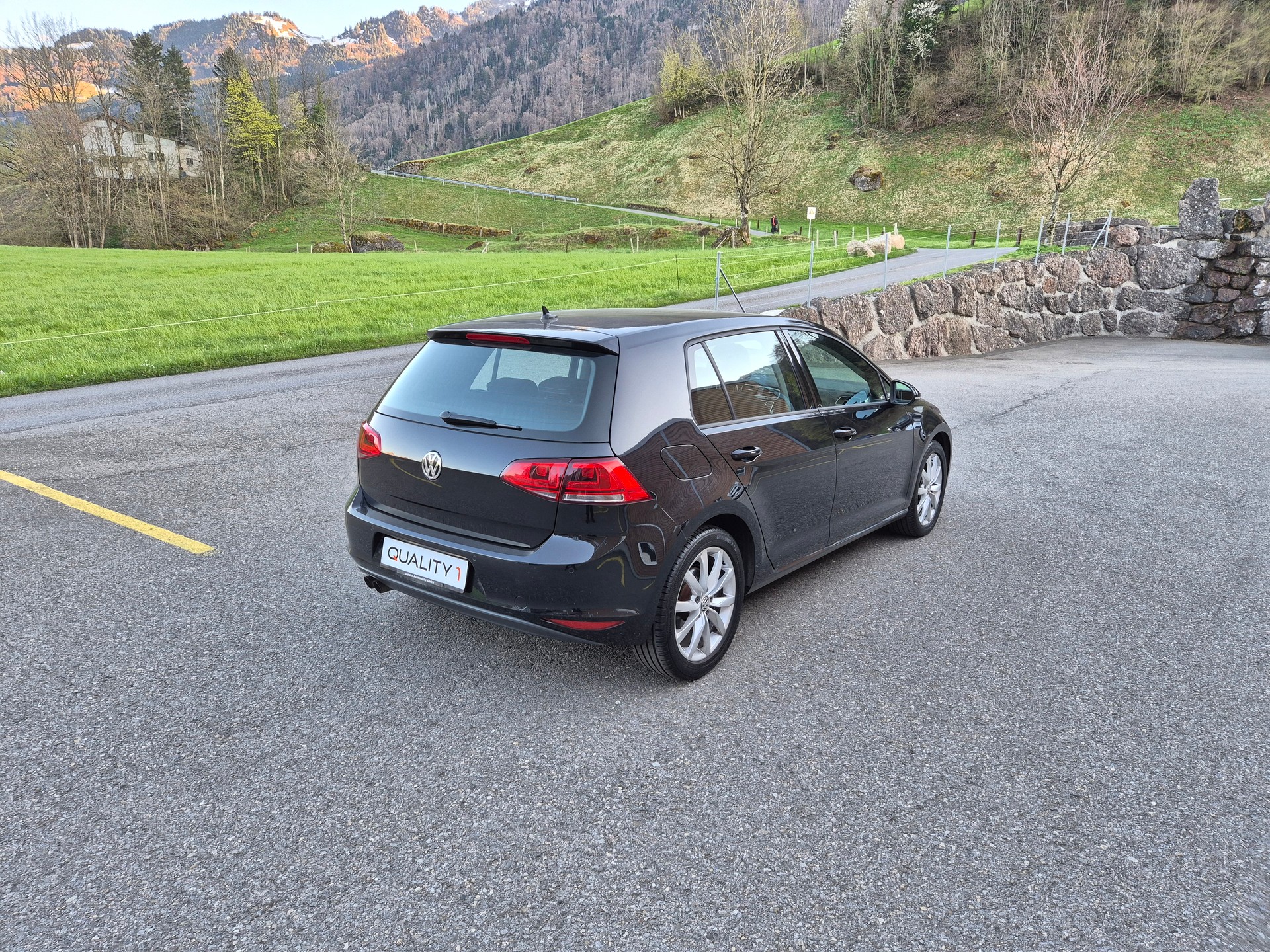 VW Golf 2.0 TDI Highline 4Motion-image-4