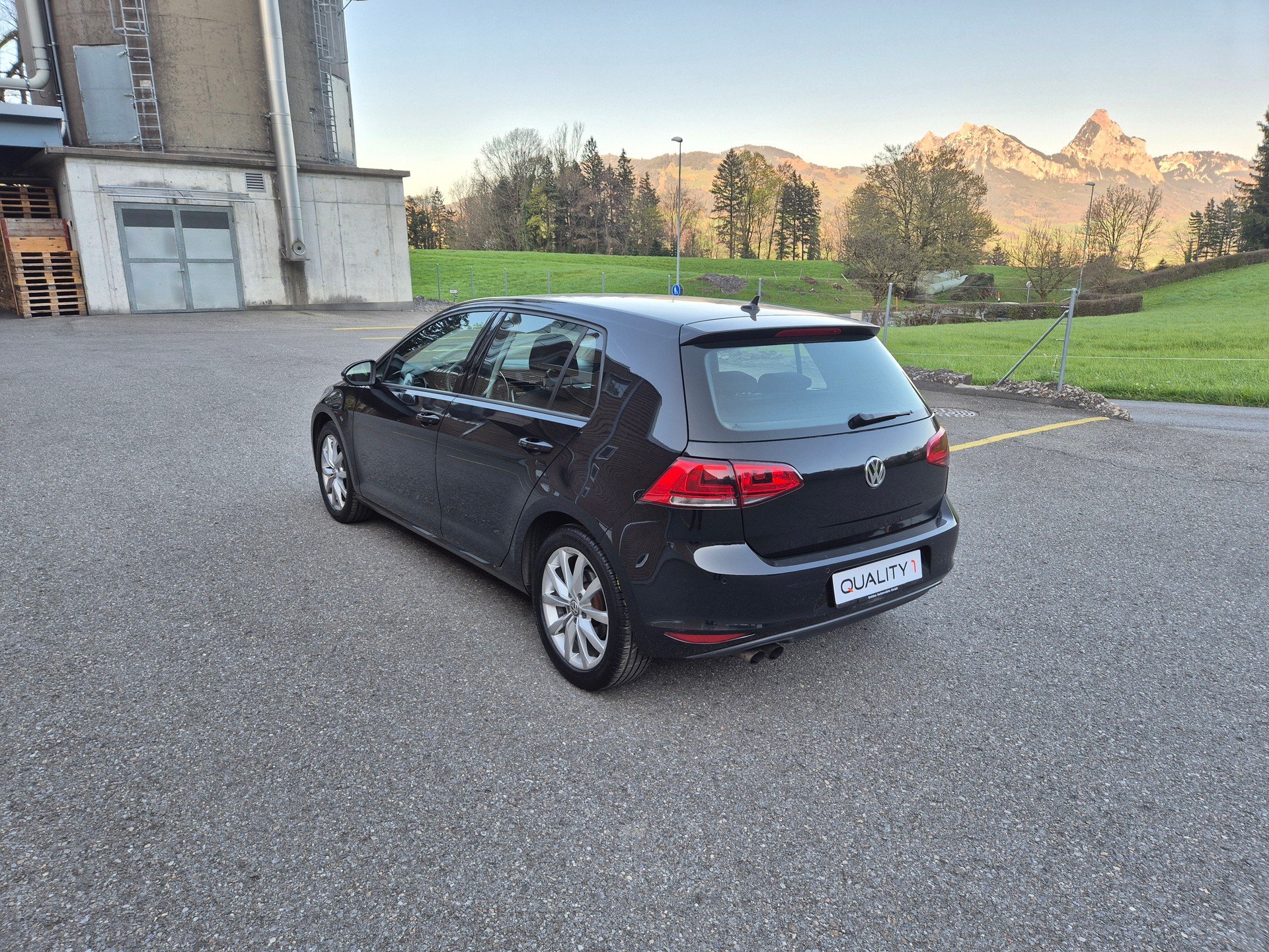 VW Golf 2.0 TDI Highline 4Motion-image-2