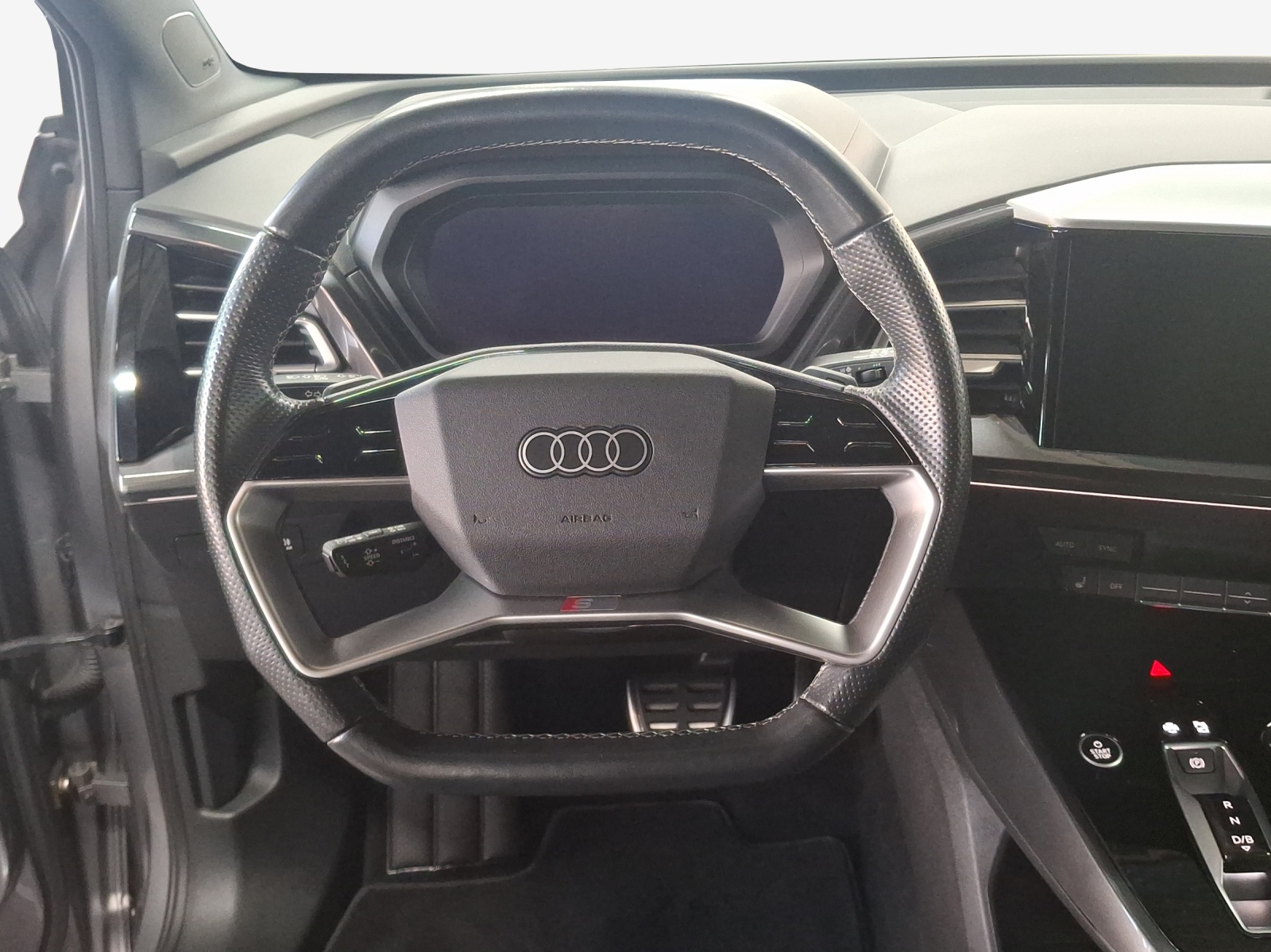 AUDI Q4 e-tron 40-image-10
