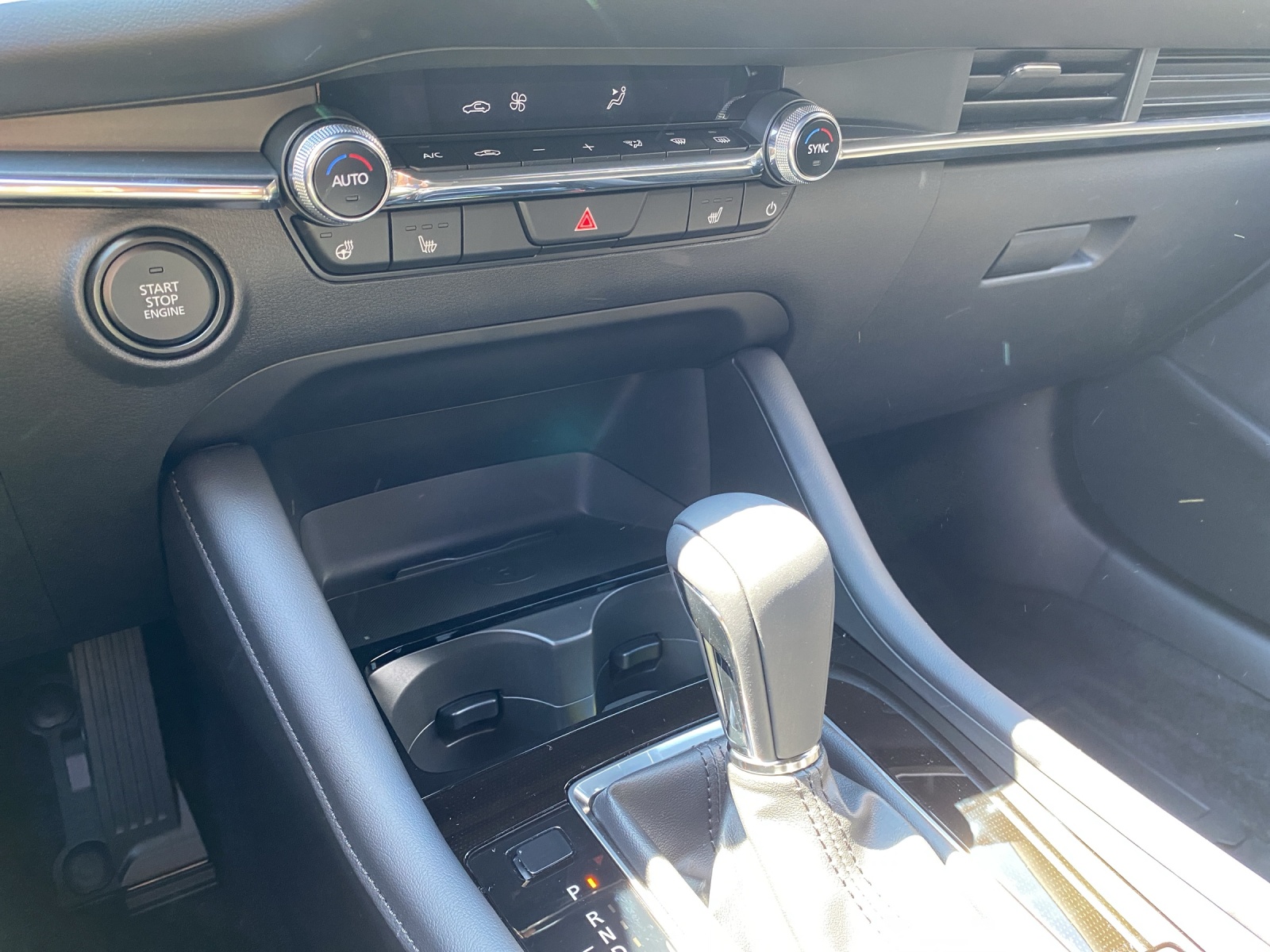 MAZDA 3 Hatchback SKYACTIV-G M Hybrid 140 Centre Line Automat-image-14
