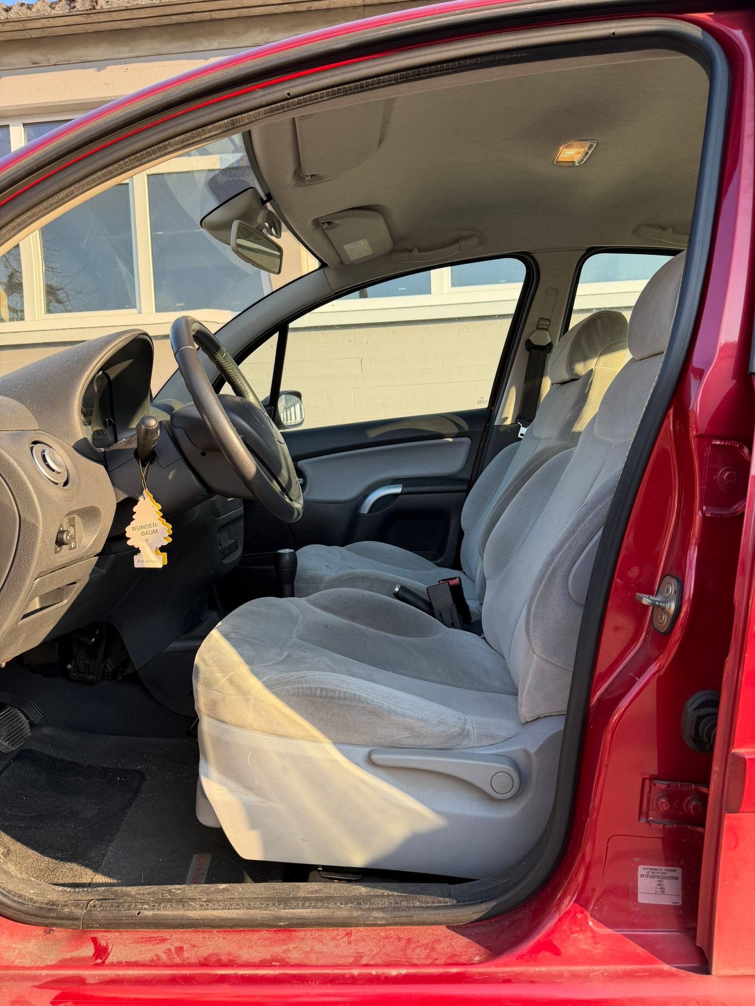 CITROEN C3 1.4i Exclusive-image-6