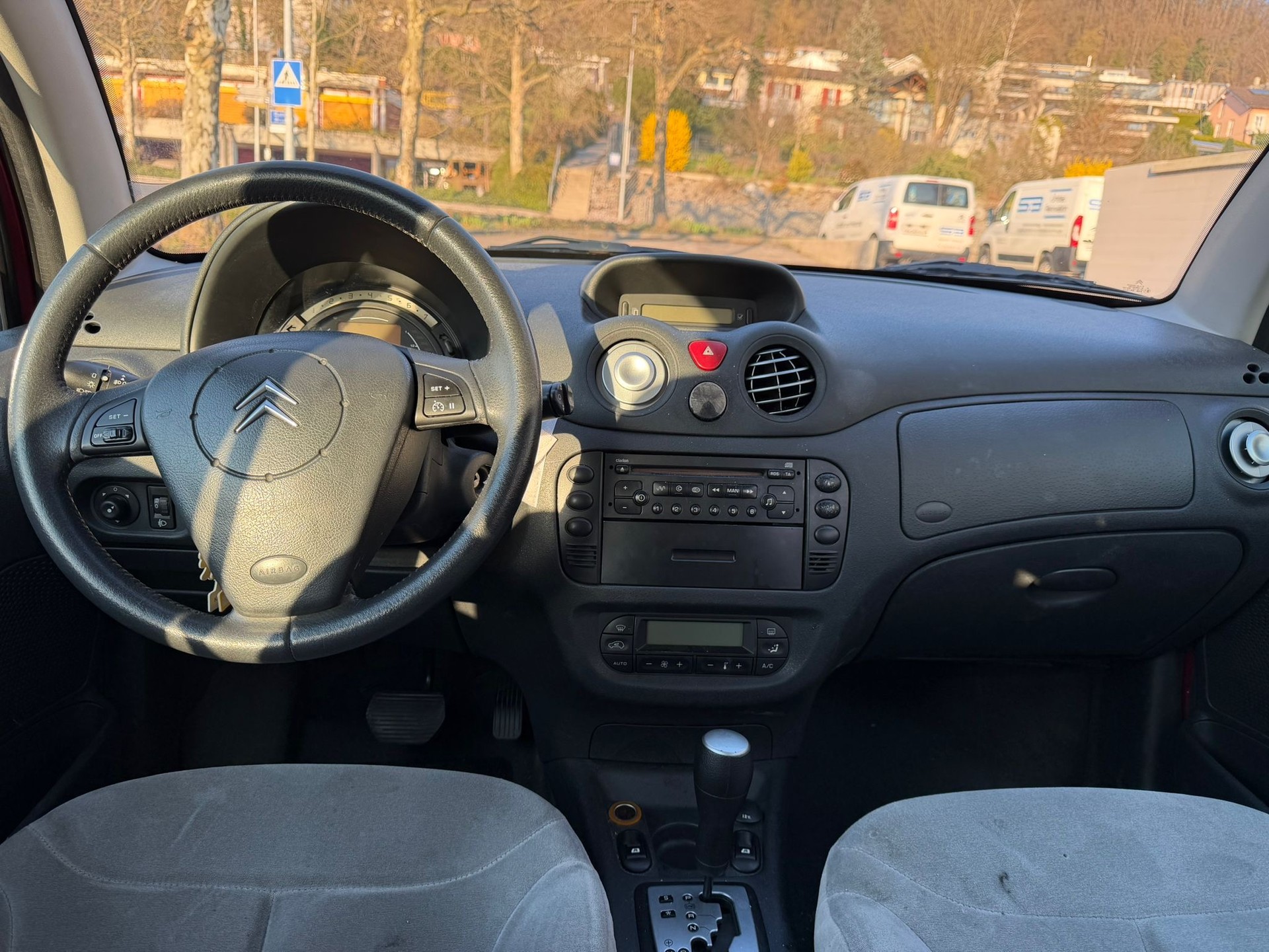 CITROEN C3 1.4i Exclusive-image-8
