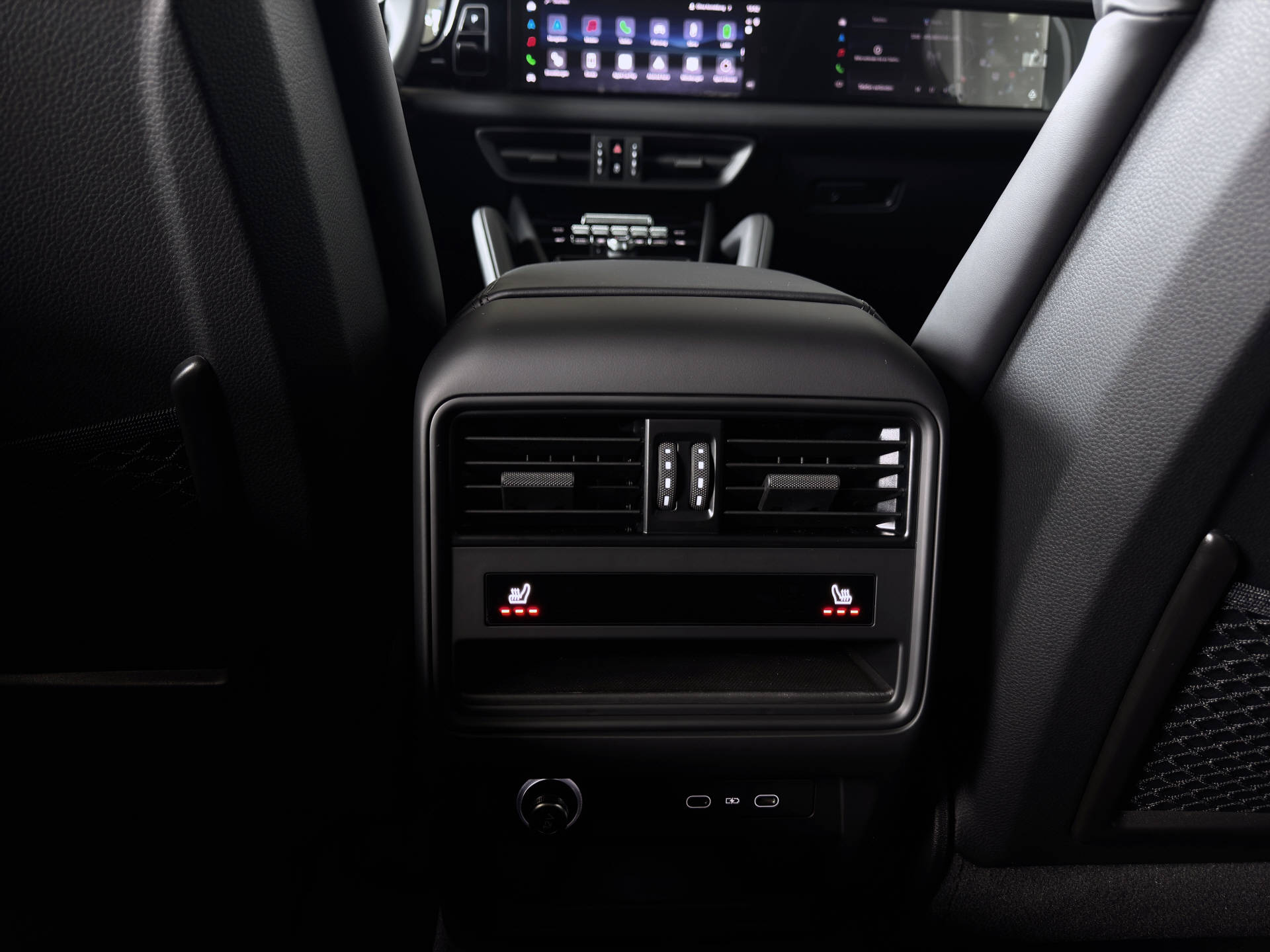 PORSCHE Cayenne S E-Hybrid Coupé Black Edition-image-13