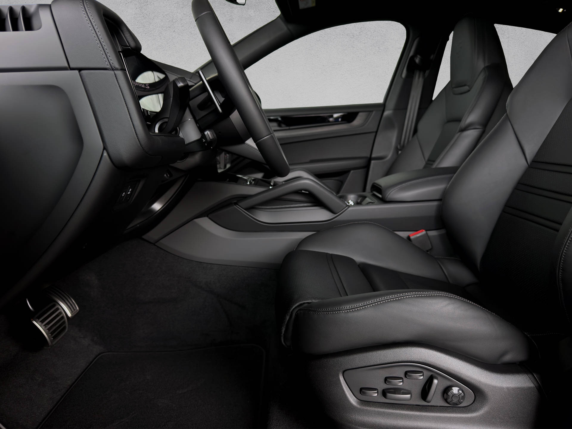 PORSCHE Cayenne S E-Hybrid Coupé Black Edition-image-7