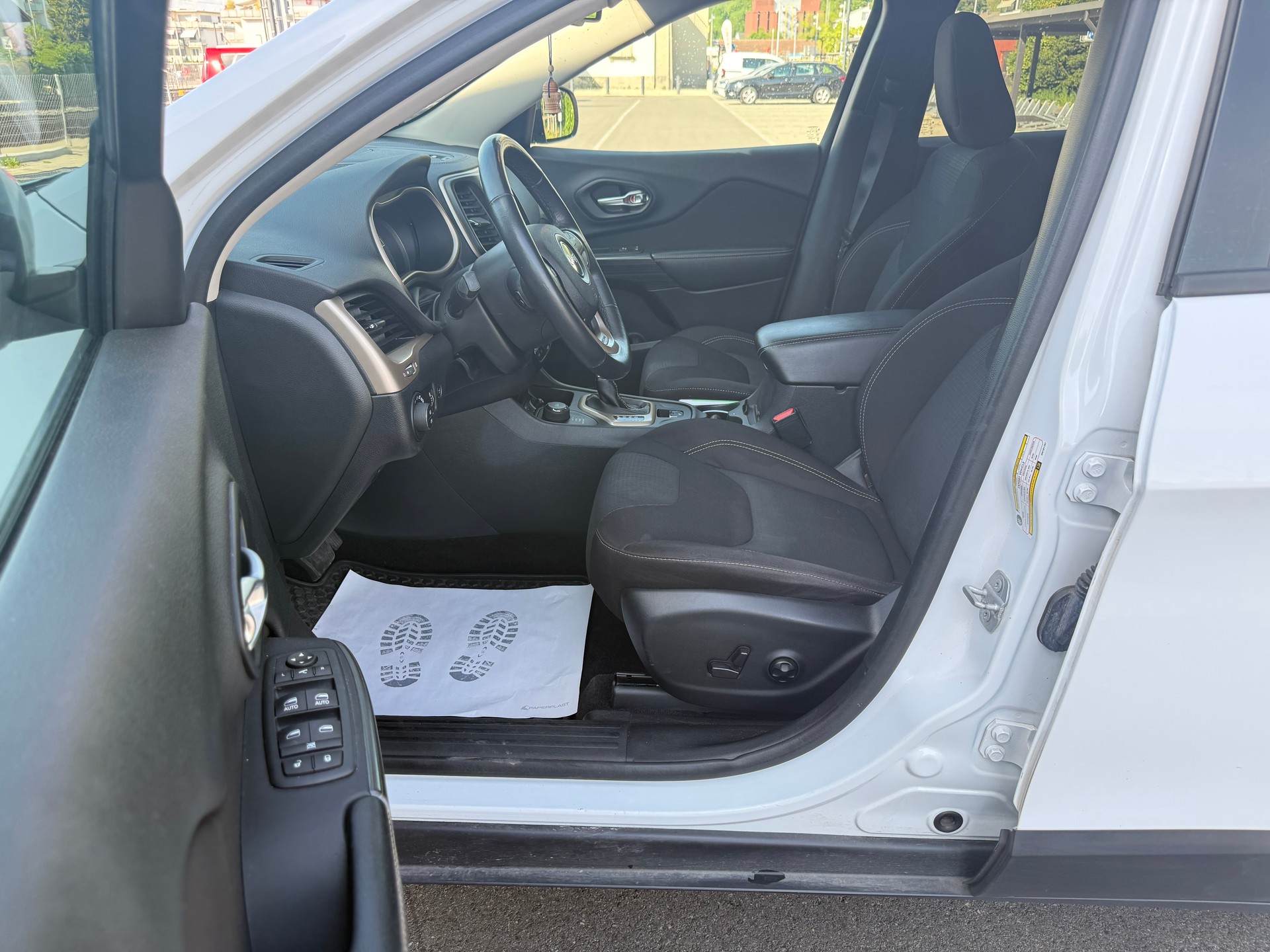 JEEP Cherokee 2.2TD Night Eagle AWD 9ATX AD-image-8